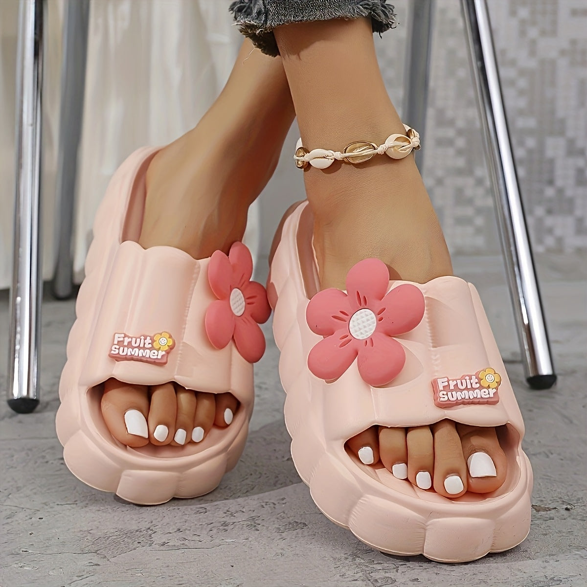 Women's Sunflower Decorated Lightweight Indoor Outdoor Slip-On Slides