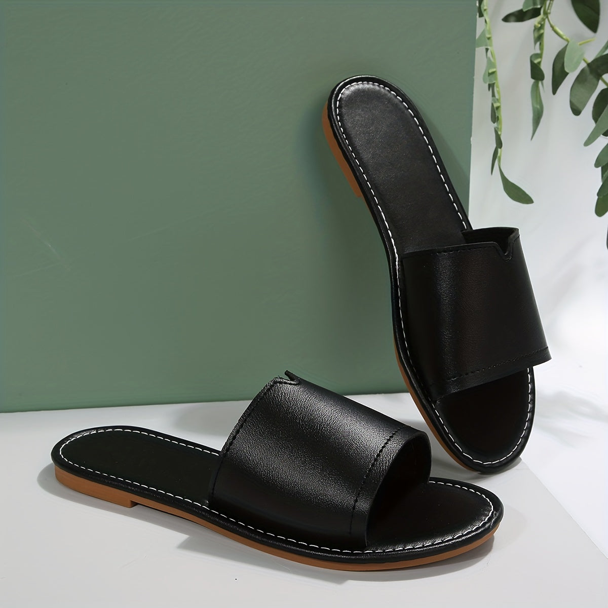 Women's Solid Color Minimalist Slip-On Sandals for Beach and Casual Use