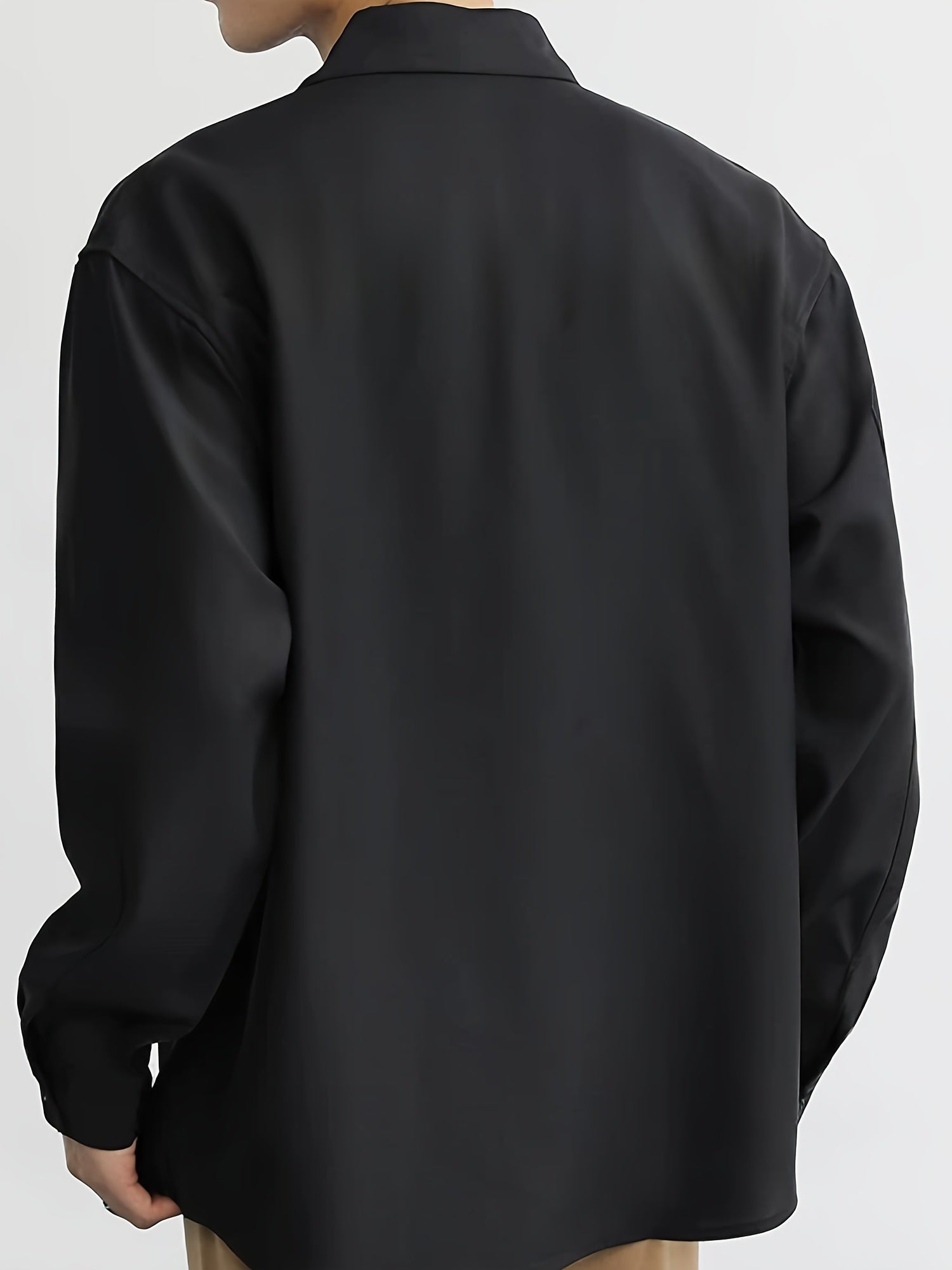 Erkaklar uchun premium tasodifiy uzun yengli ko'ylak kuz va bahor uchun. Polyesterdan tayyorlangan, cho'zilmaydigan, yarim shaffof mato, bir rangda. Bahor va kuz mavsumlari uchun ideal.