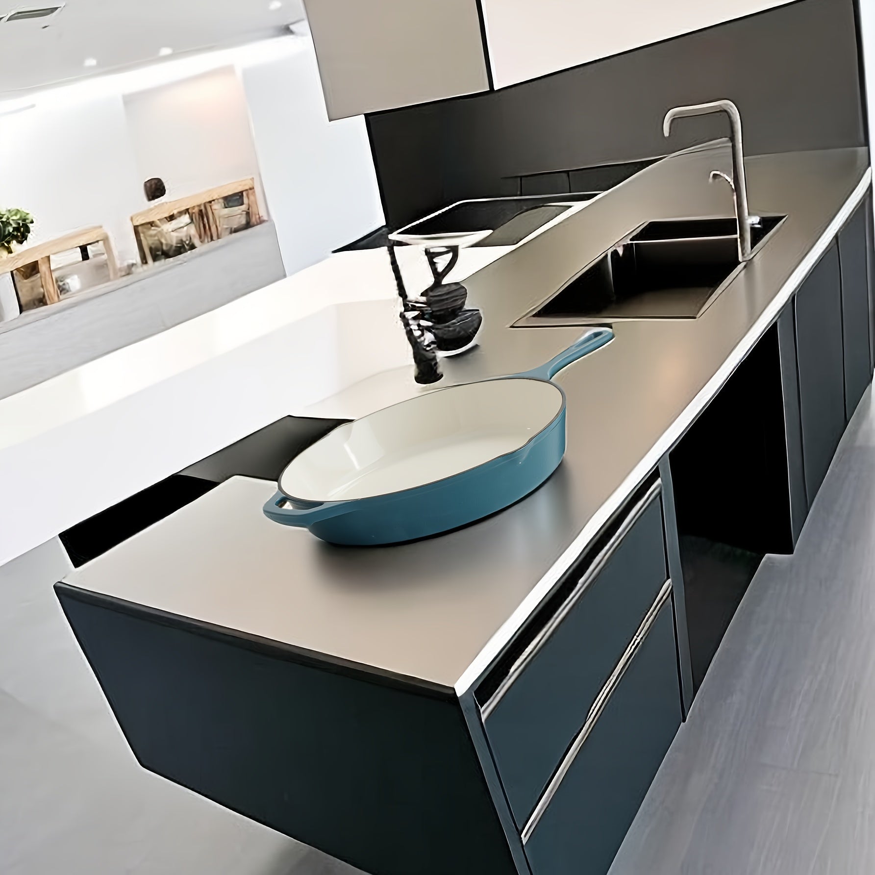 Cast Iron Fry Pan with Pour Spout, Oven Safe, 10 Inch