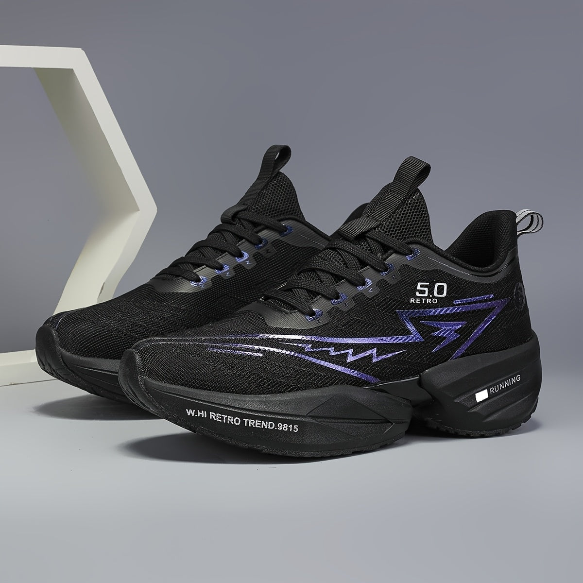 Geometrik naqshga ega vintage uslubidagi preppy sport skeytbord poyabzallari, pastki qismi bilan yugurish va kundalik kiyish uchun mukammal krossovkalar, EVA taglik va mato ustki qismi bilan.