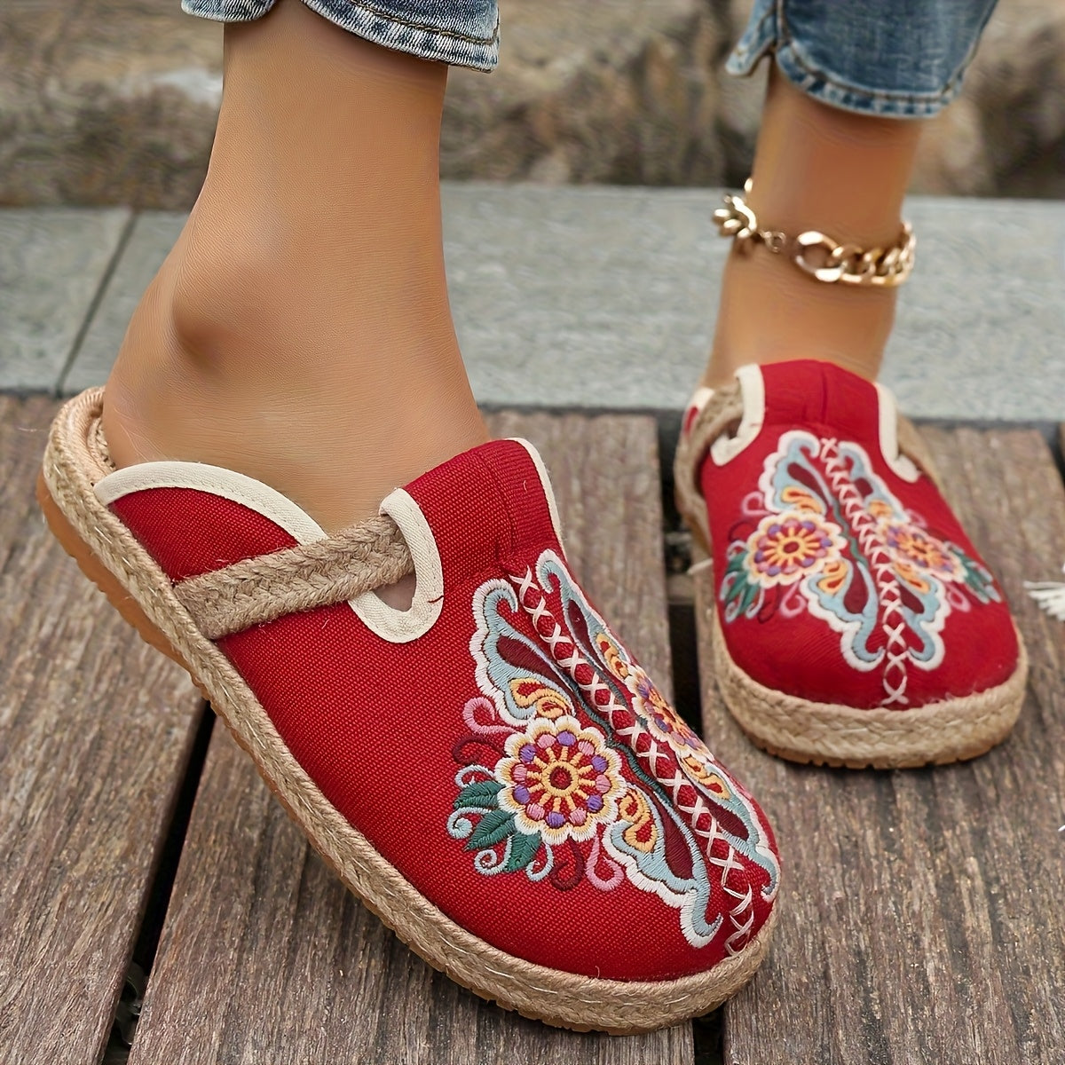 Women Flat Shoes Butterfly Embroidery Slip-On Casual Comfort
