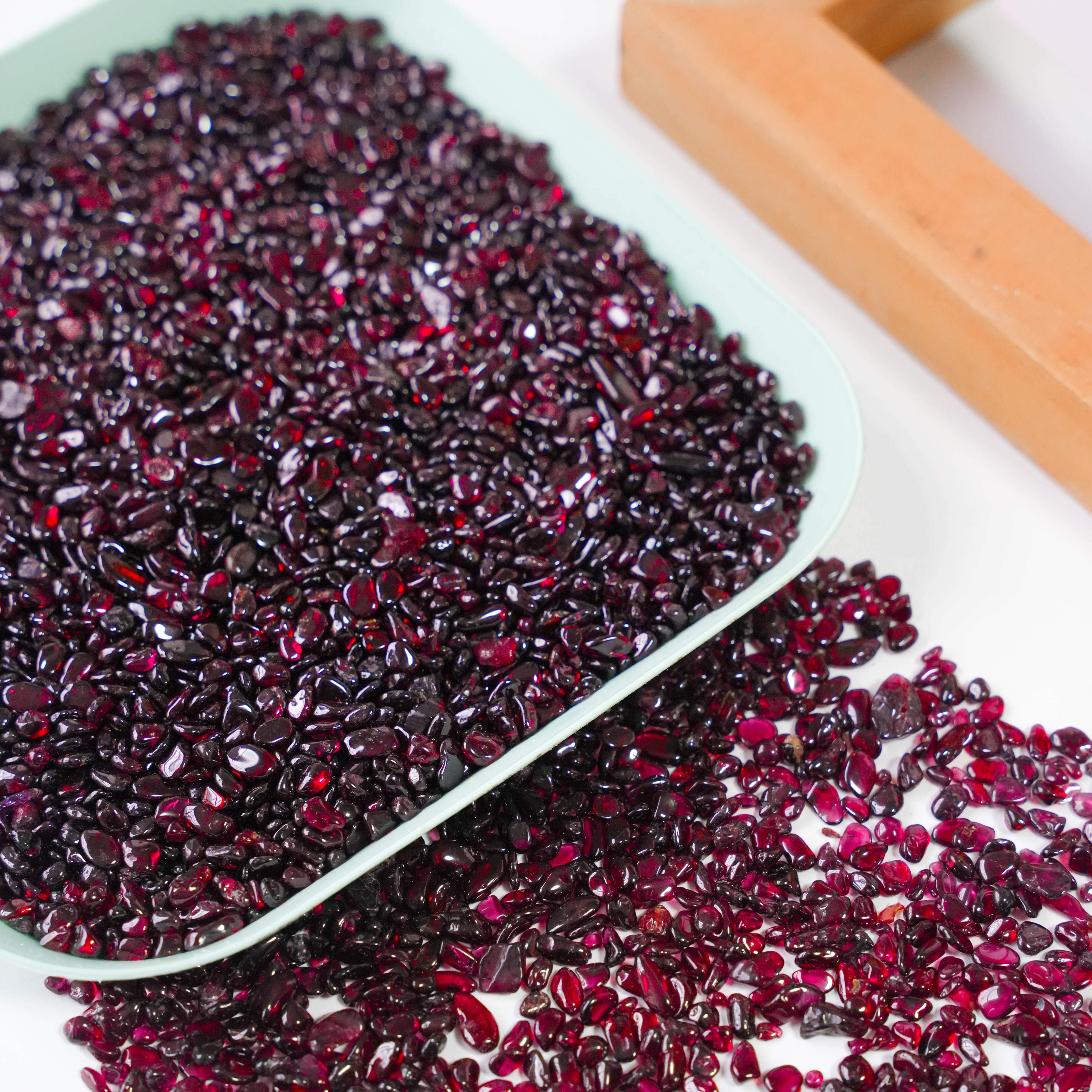 Natural Garnet Gravel for Fish Tanks and Gardens Polished Stones for Aquatic and Landscape Use