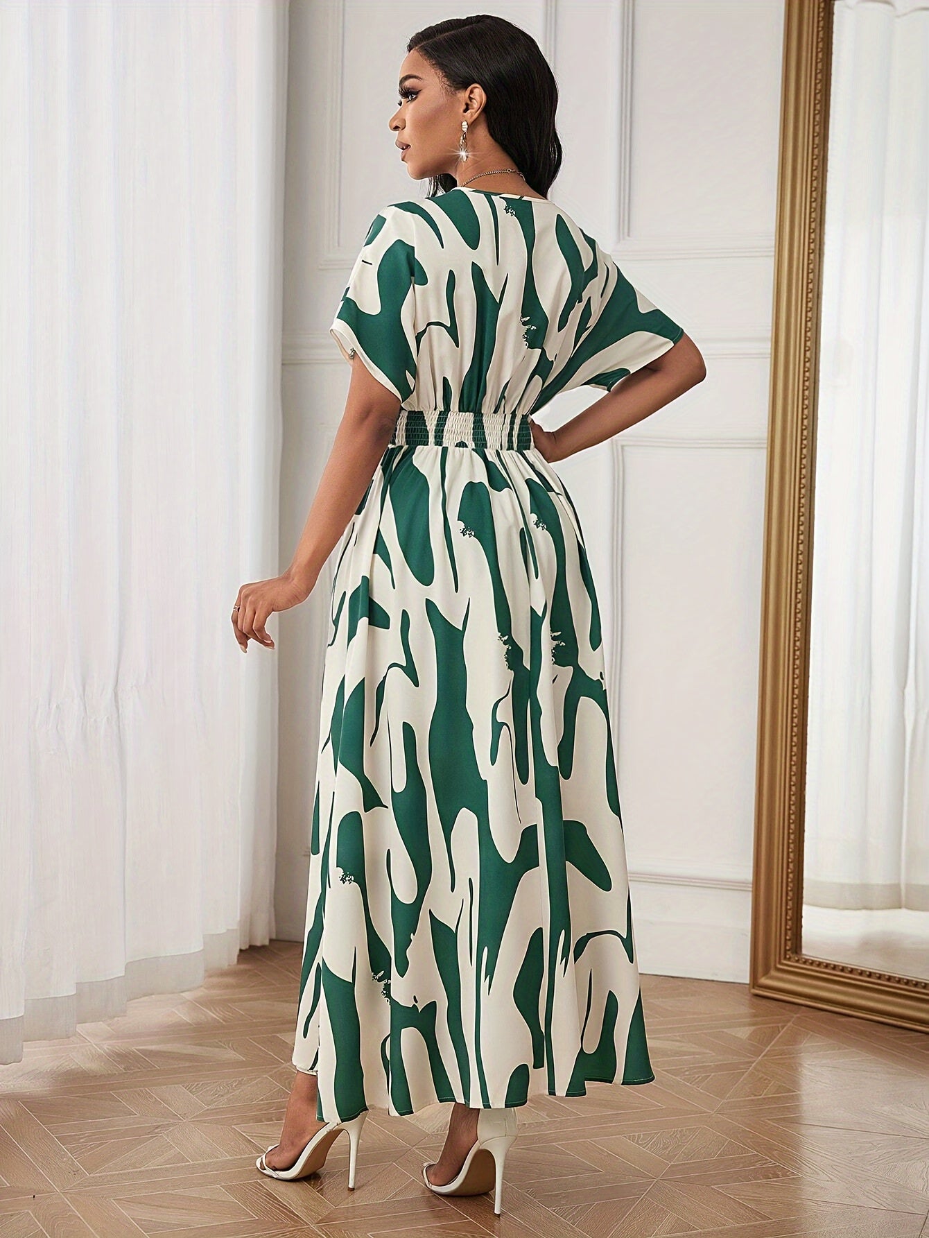 Vestido de línea A con cintura ajustada en bloques de color y escote en V de manga corta para verano