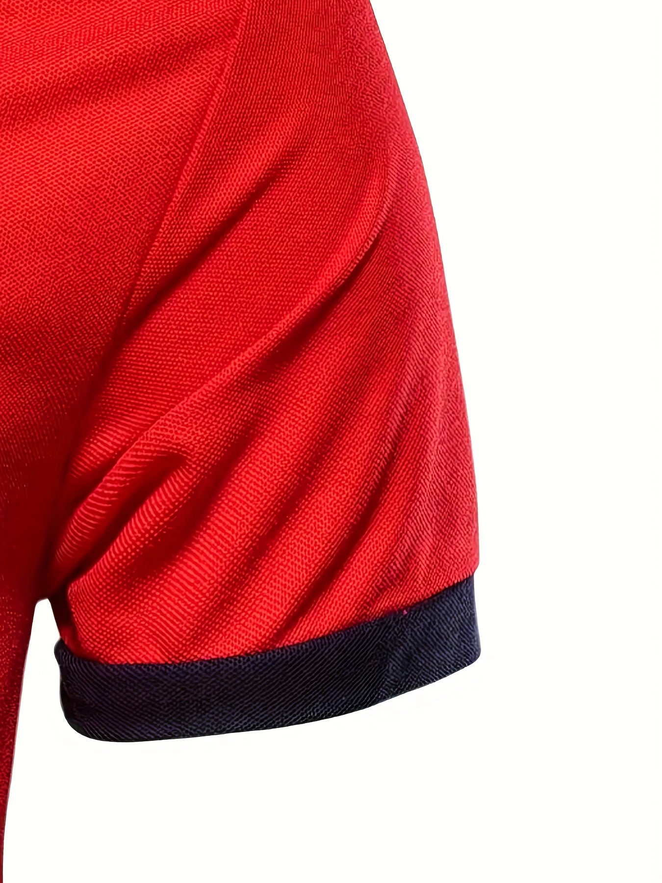 Katta o'lchamdagi erkaklar uchun qisqa yengli tor kesimli golf ko'ylagi.