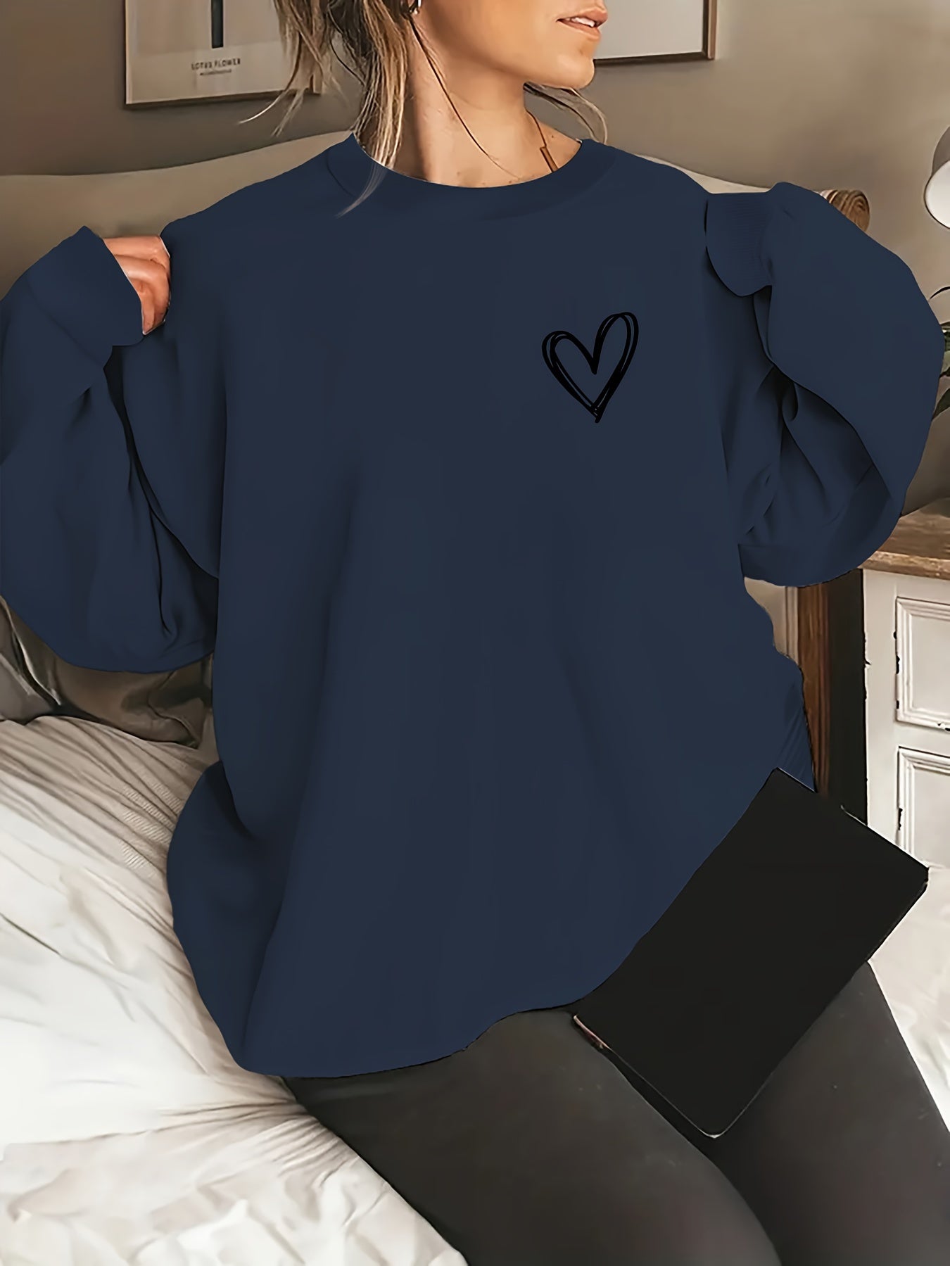Women's Oversized Cotton Sweatshirt with Black Heart Print Casual Pullover