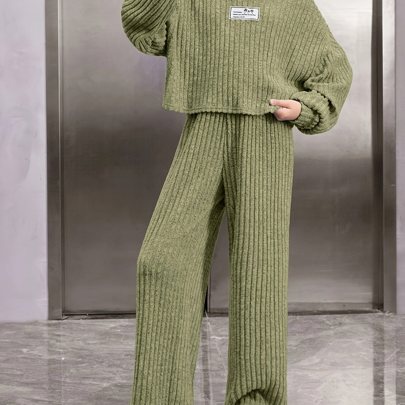 Conjunto de punto para niños con camiseta de manga larga con capucha y pantalones de pierna ancha para otoño e invierno