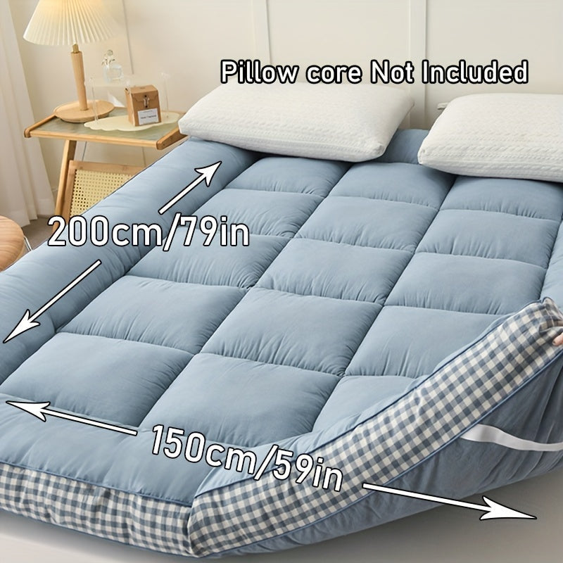 Роскошный стеганый матрасный топпер - мягкая и пушистая полиэфирная начинка и покрытие, дышащий, комфорт на все сезоны для спальни, гостевой комнаты или общежития - не водонепроницаемый, легко чистится, толщина 8-10 см.