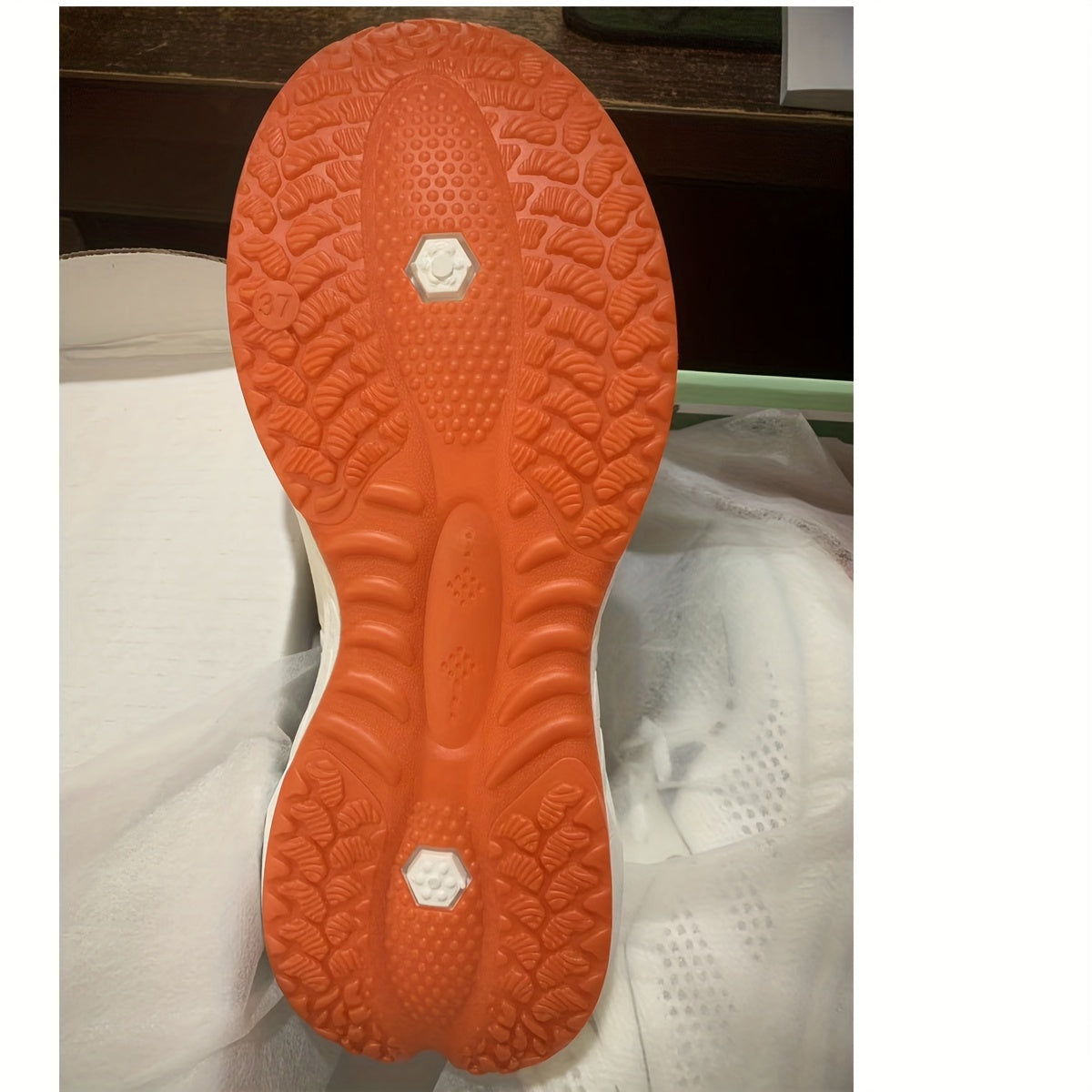 Zapatos de running blancos de mujer con suela naranja, tela transpirable, soporte, zapatillas para todas las estaciones