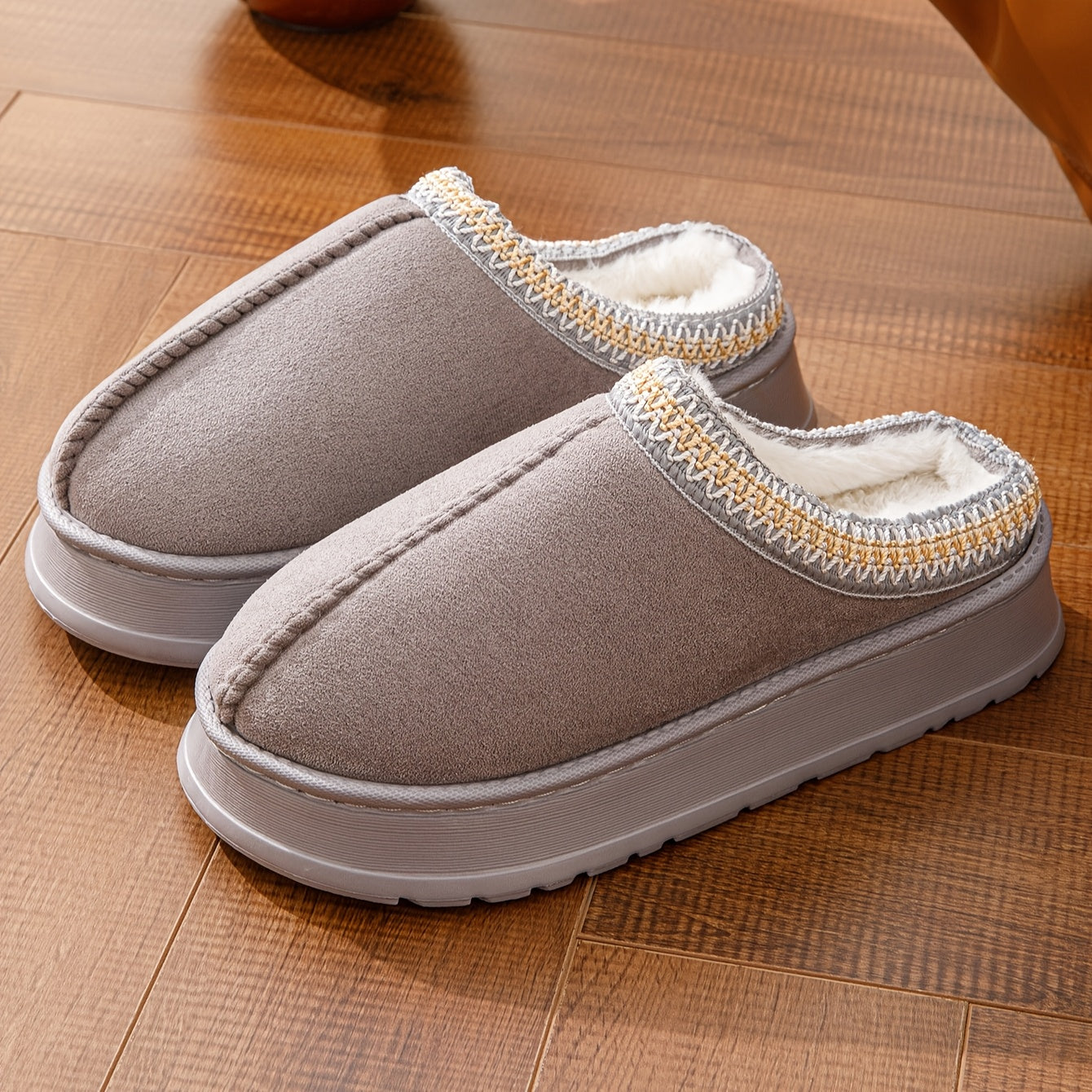 Erkaklar va ayollar uchun yopiladigan shippaklar, mo'ynali ichki qavati bilan EVA taglik, ichki qulaylik