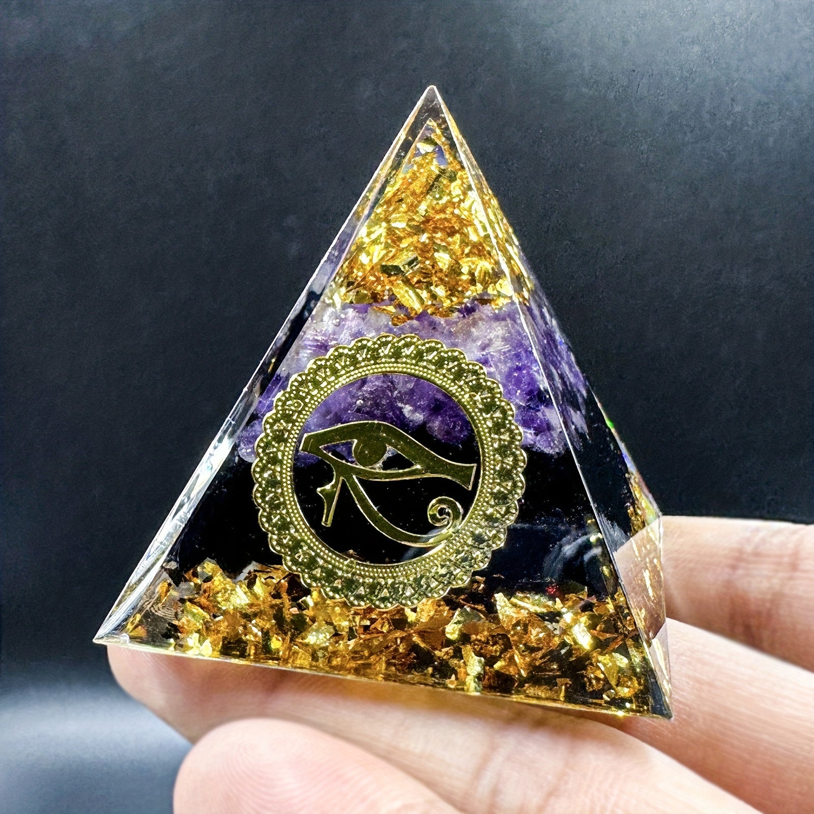 Amethyst Orgone Piramida va Horus Ko'zli Misr Ramzi uchun Meditatsiya, Davolash va Boylik