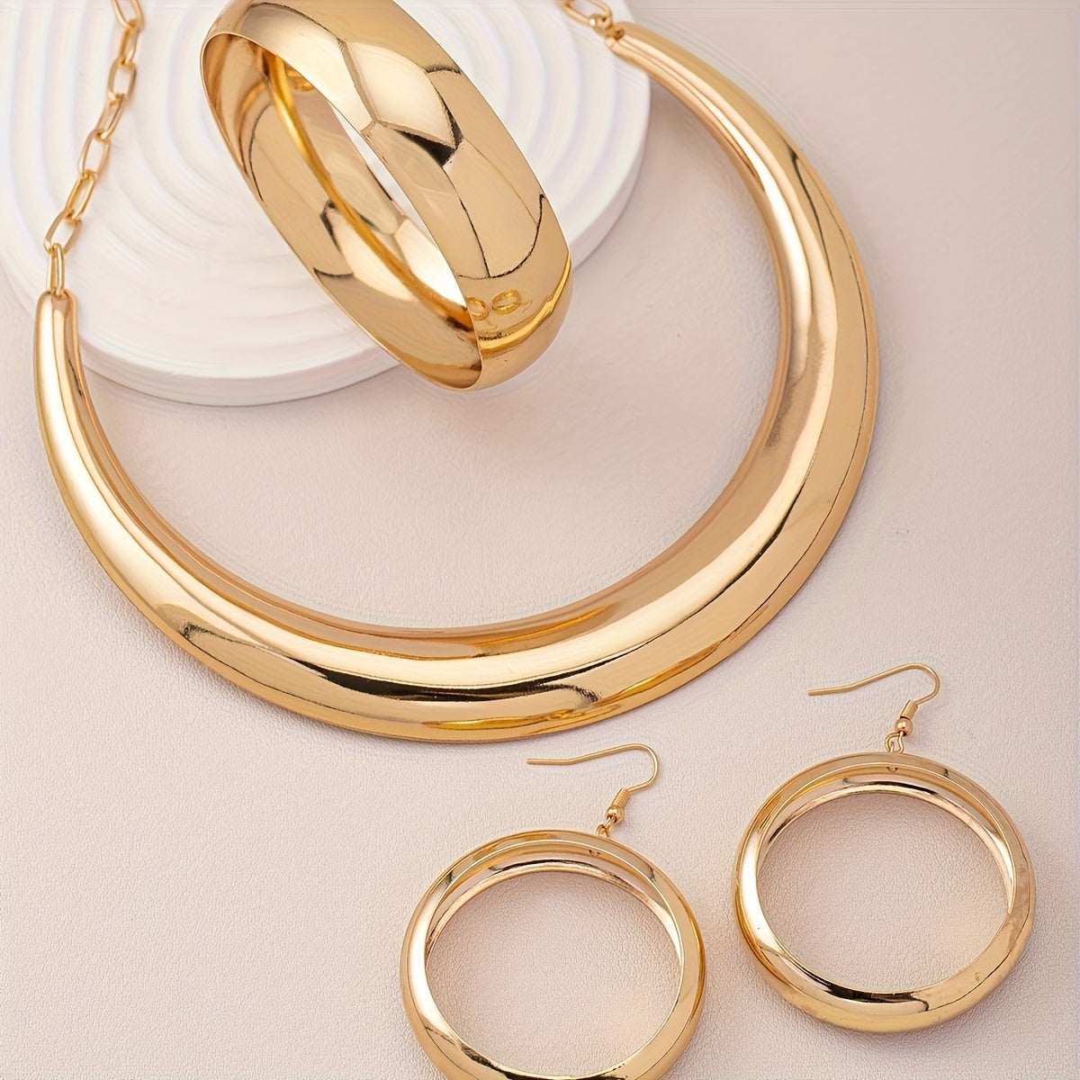 Trendy City Moda Zargarlik Kolleksiyasi - Har kuni va maxsus tadbirlar uchun mukammal uslubda qilingan qotishma bayroq zanjiri, bilaguzuk va halqa taqinchoqlari