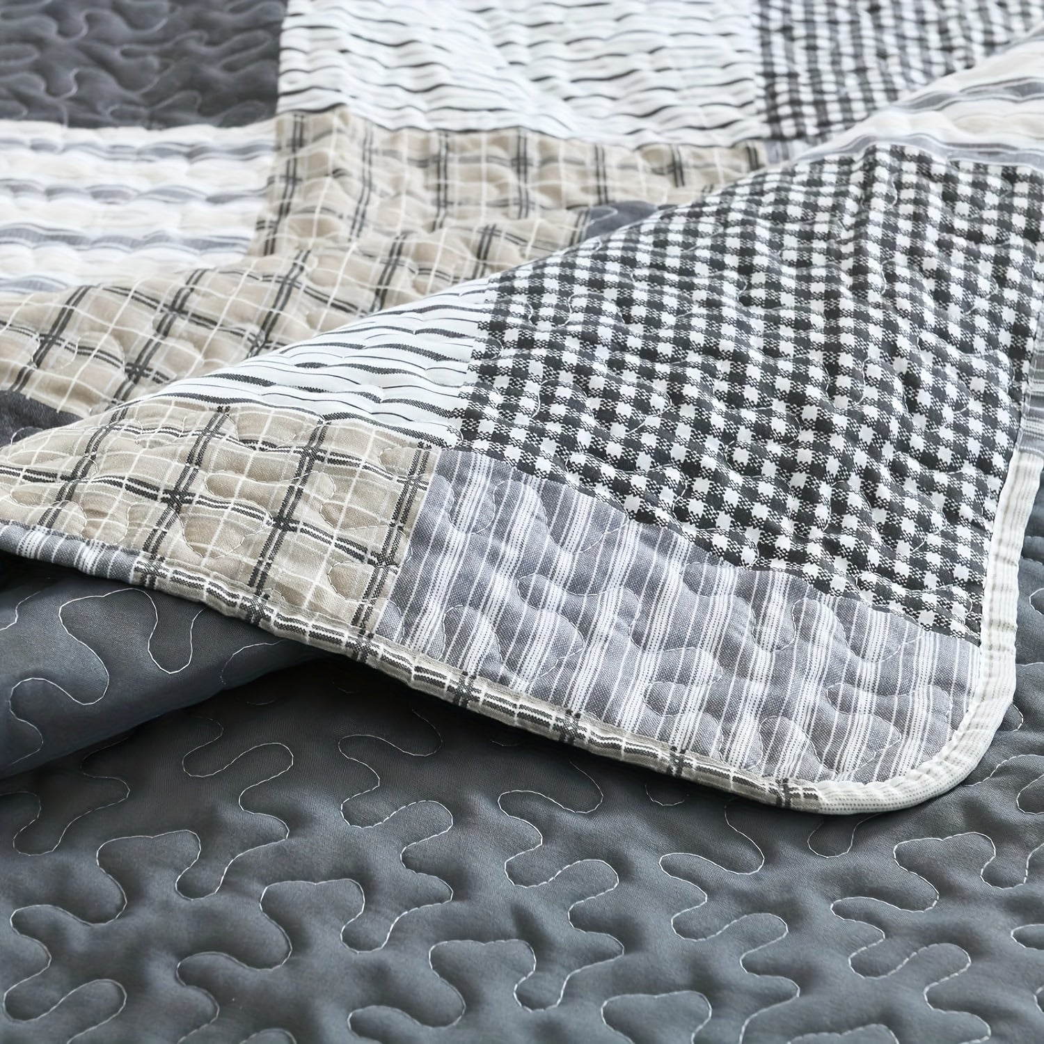 Floral Print 3-Piece Bedspread Set Reversible Polyester Double Bedspread with 2 Pillowcases