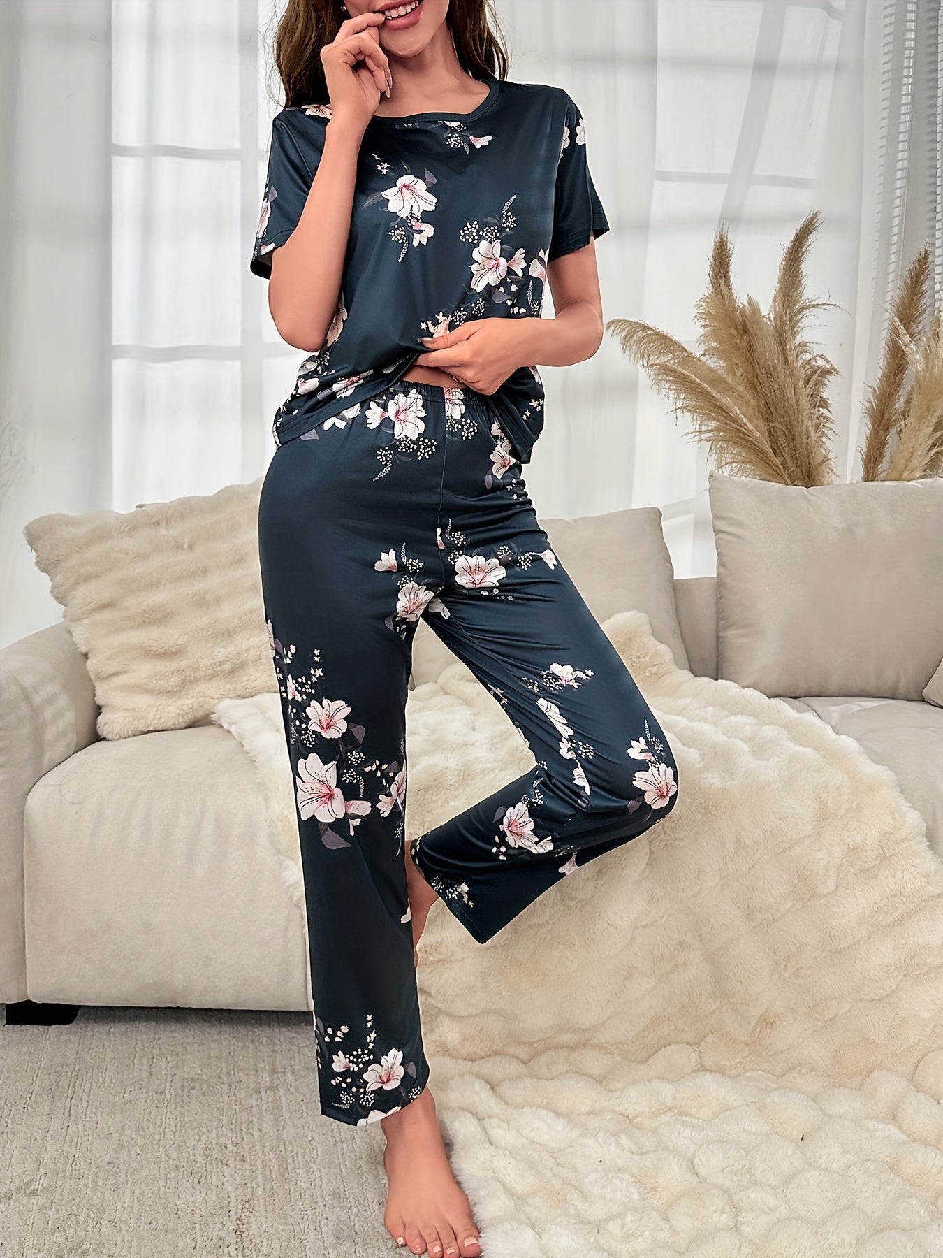 Women's Floral Print Pajama Set with Short Sleeve Top and Elastic Waistband Pants