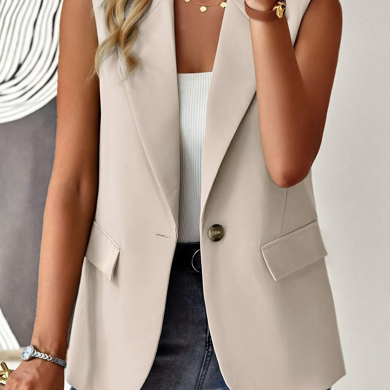 Women's Sleeveless Solid Color Button Front Lapel Vest for Spring and Fall