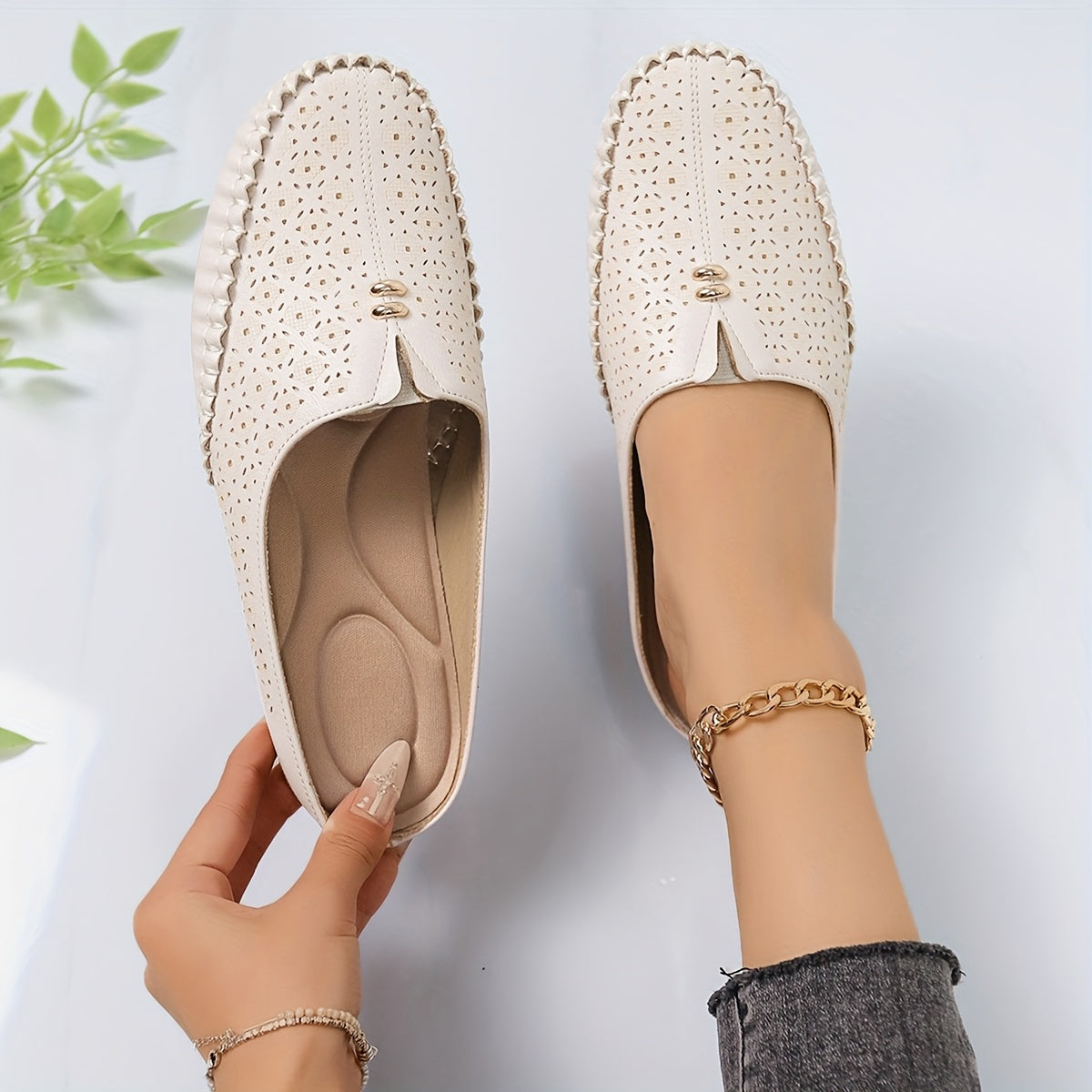 Women’s Summer Mules Lightweight Breathable PU Stylish Flat Shoes