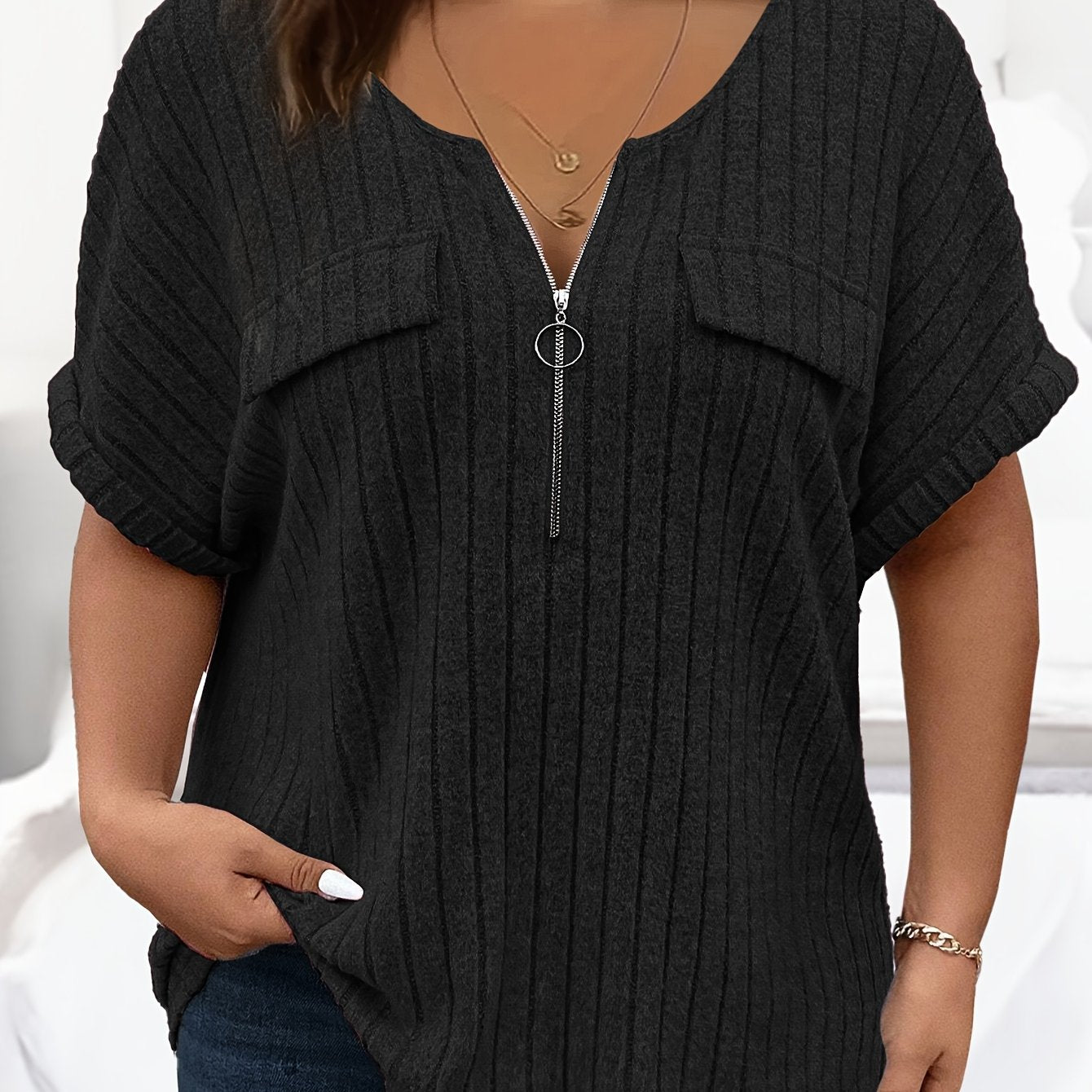 Women’s Plus Size Crew Neck T-Shirt Short Sleeve Zipper Faux Pockets