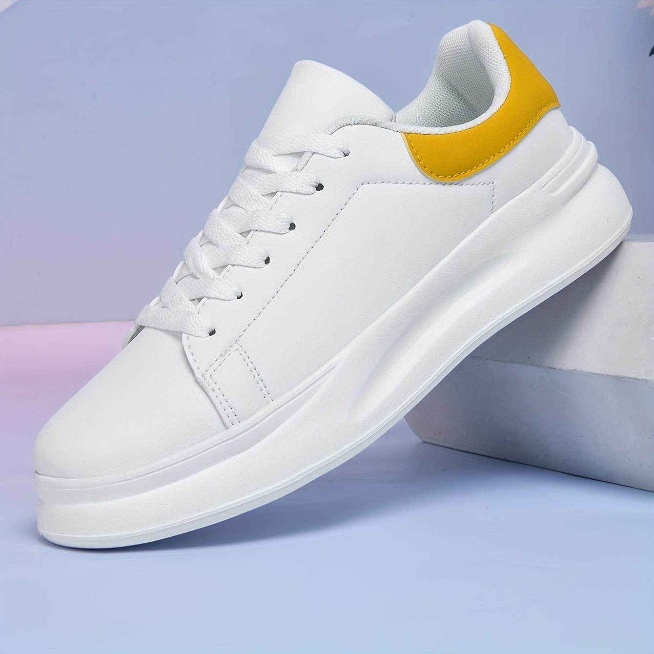 Men's Low Top Skateboard Shoes Solid Color Fabric and PU Upper EVA Sole