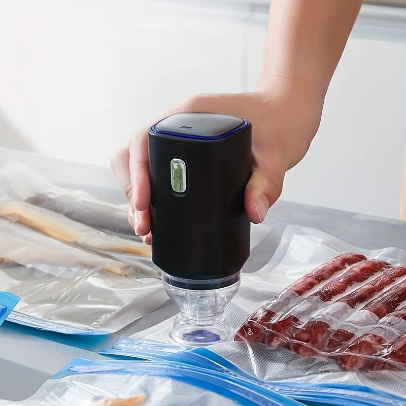 1 USB-заряжаемый электрический вакуумный запайщик и 5 вакуумных пакетов для хранения продуктов: 4 пакета размером 21 см x 22 см и 1 пакет размером 26 см x 34 см. Пакеты можно использовать повторно, они сохраняют продукты свежими дольше.