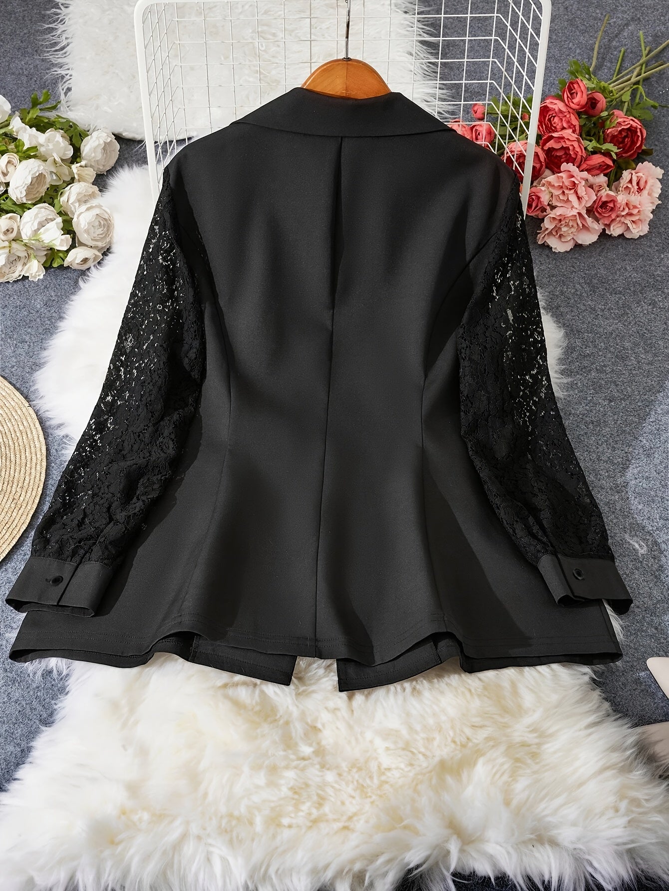 Ayollarlar uchun blazer, toʻqilgan qovurgʻa bilan, polyester elastan, kuz-qish mavsumiga moʻljallangan, mashina yuvish mumkin