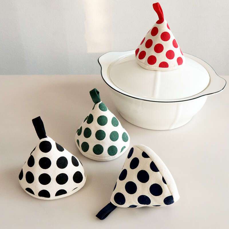 2-Pack Cone-Shaped Pot Lid Holders Insulated Triangle Cover Clips Kitchen Accessories