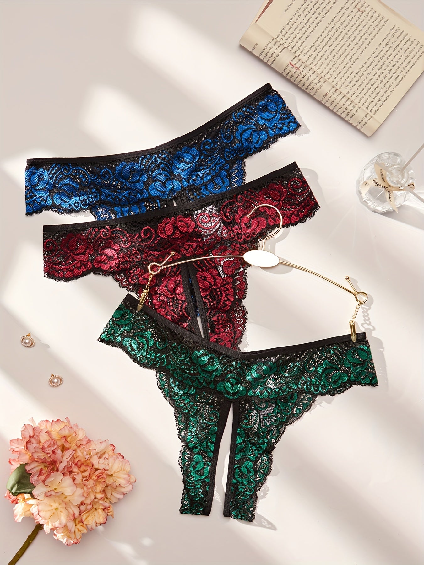 Bragas de encaje para mujer talla plus con patrón floral y entrepierna abierta en negro y rojo