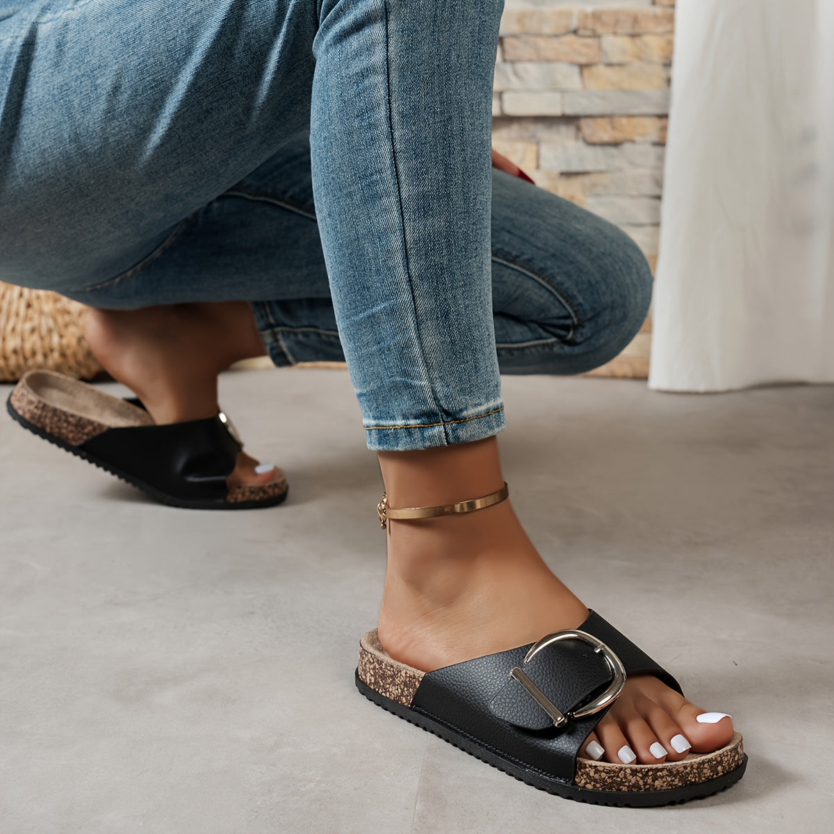 Women's Flat Slippers Lightweight Casual Summer Slip-Ons with Metal Buckle