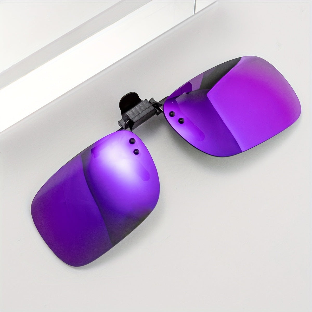 Tashqarida lager qilish va sayohat uchun 3 ta yengil toʻrtburchakli polarizatsiyali klip-on quyosh koʻzoynaklari