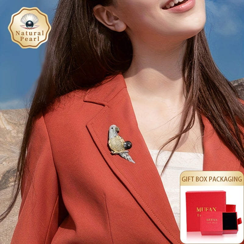 Брошь в винтажном стиле с элегантным попугаем, украшенная натуральной черной жемчужиной из глубокого моря, поставляется в идеальной подарочной коробке.