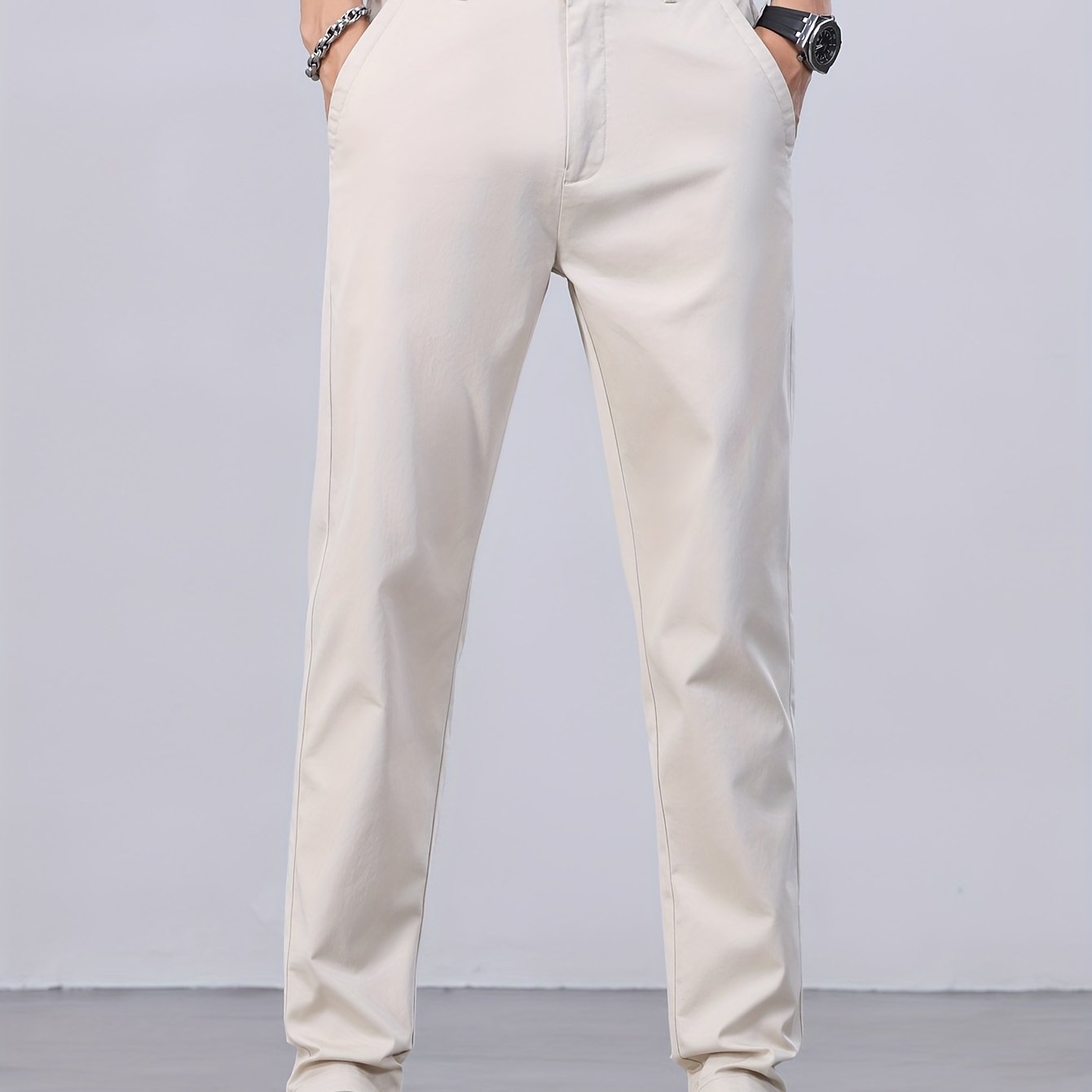 1 Ta'minlangan rangdagi erkaklar uchun barcha mavsumga mo'ljallangan tasodifiy shimlar, ozgina cho'ziladigan paxta aralashmasidan tayyorlangan va oddiy moslikda, o'rta bel, cho'ntaklar, zip-fly va dam olish kunlari tasodifiy uslubda to'qilgan.