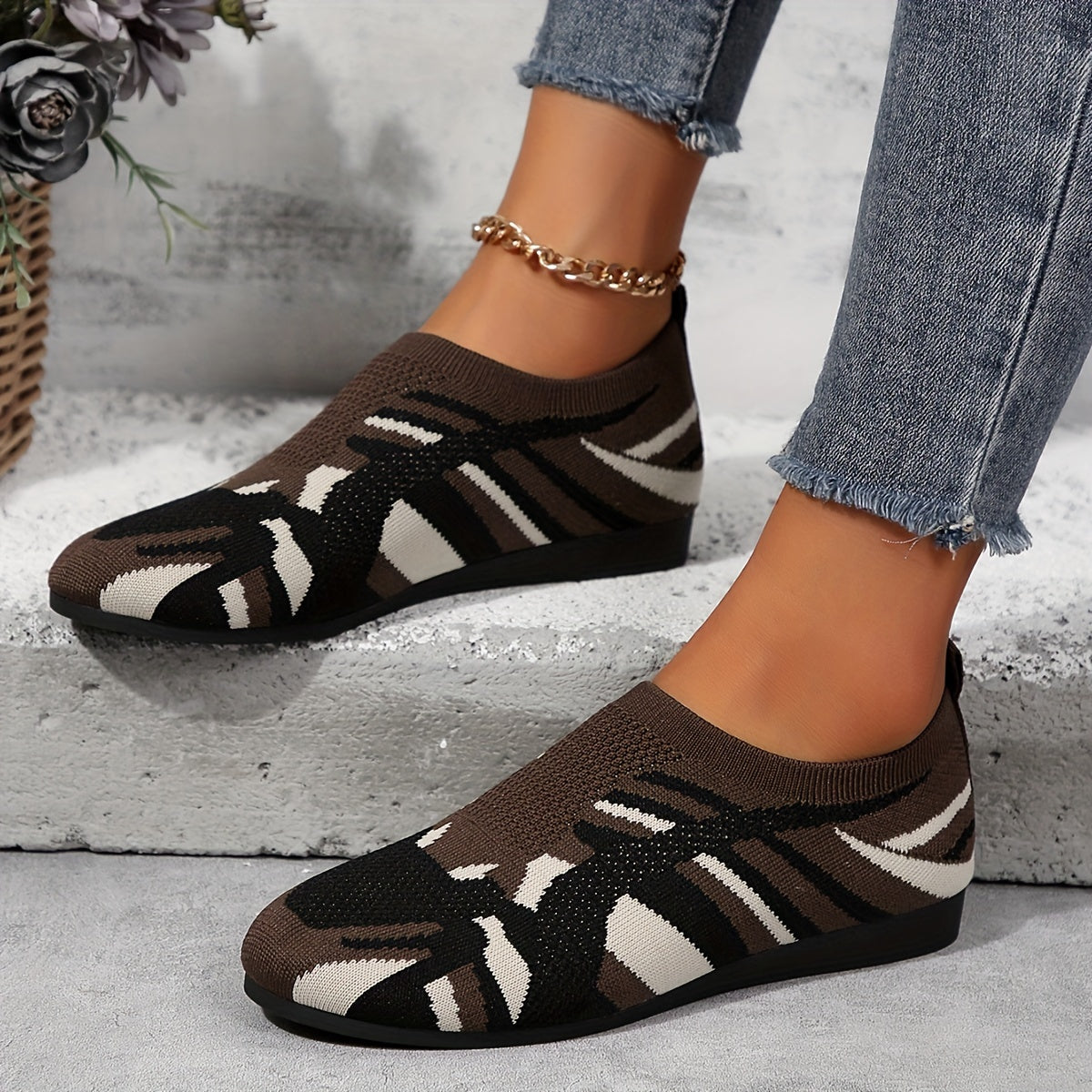 Women's Knit Slip-On Flats Breathable Casual Shoes in Maroon Black/White