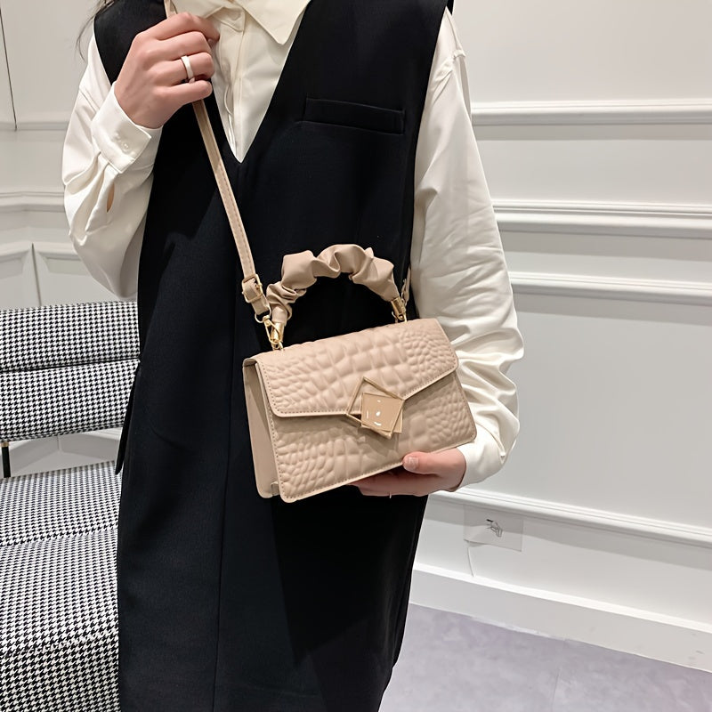 Ushbu ayollar uchun moda sumkasi bir rangli sun'iy charm materialidan tayyorlangan bo'lib, tugmachali yopiq va chet bo'yash bilan bezatilgan. U qo'shimcha aksessuarni o'z ichiga oladi va har qanday tadbirga tayyor. Yuvmang.