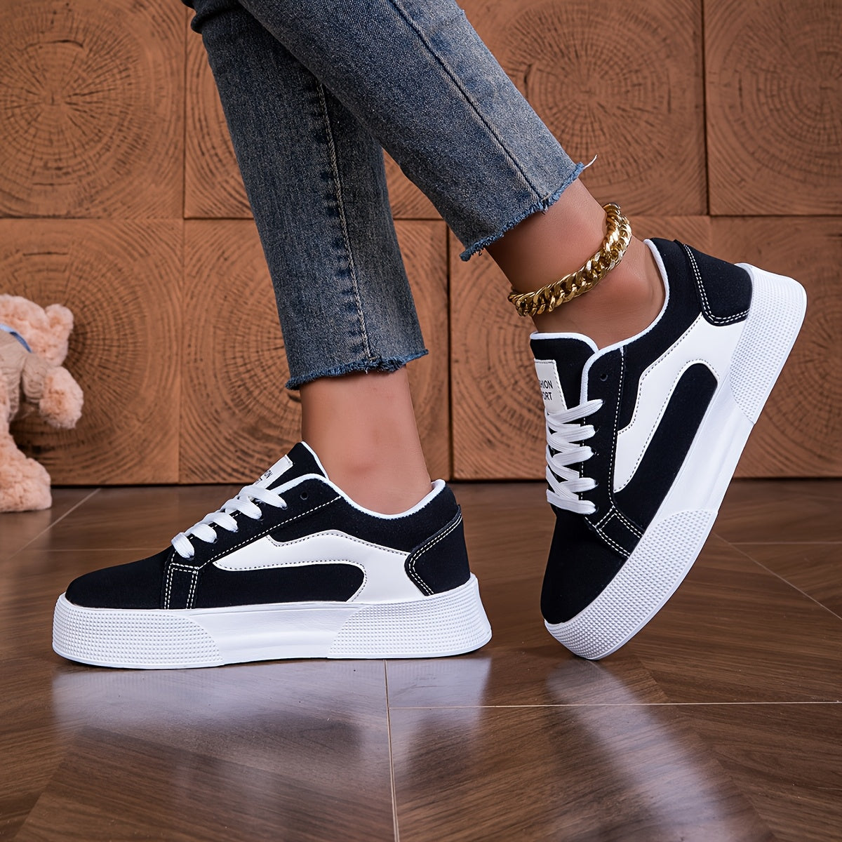 Women's Low-Top Colorblock Lace-Up Sneakers Lightweight EVA Sole