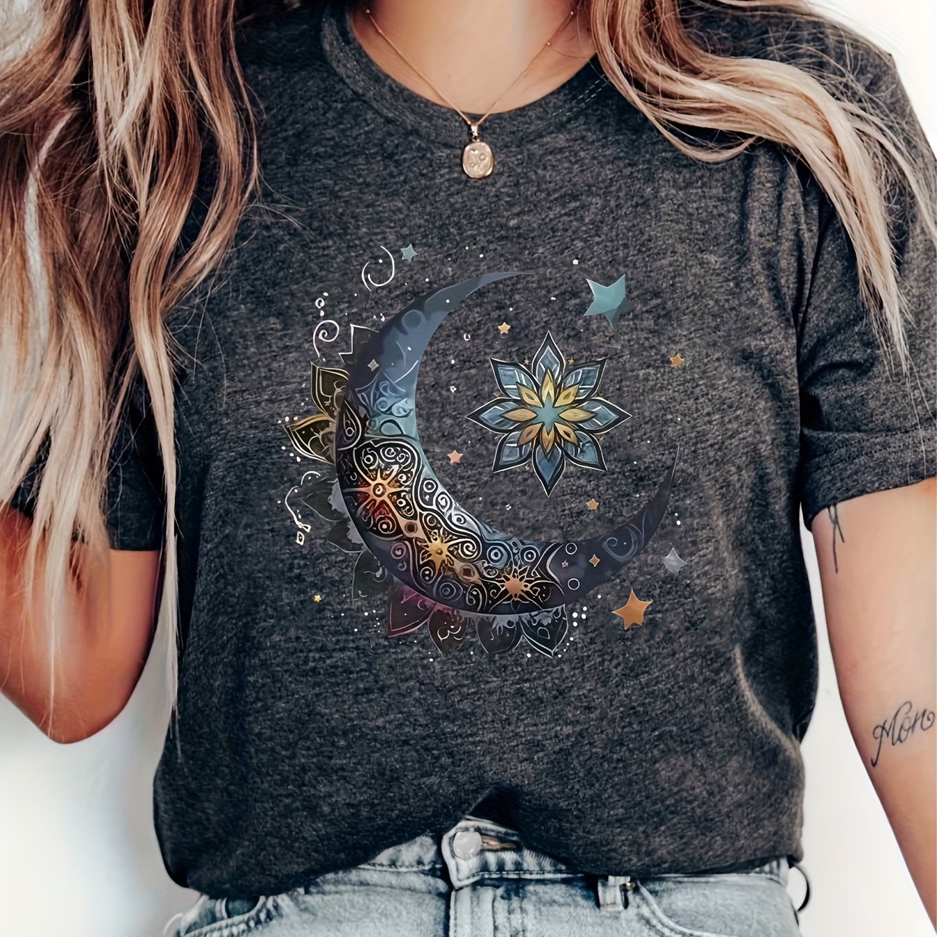 Plus-Size Women's Gray Short-Sleeve T-Shirt with Moon Print Casual Summer