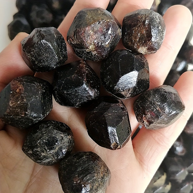 Muestra de piedra de granate crudo para meditación de chakra y equilibrio energético