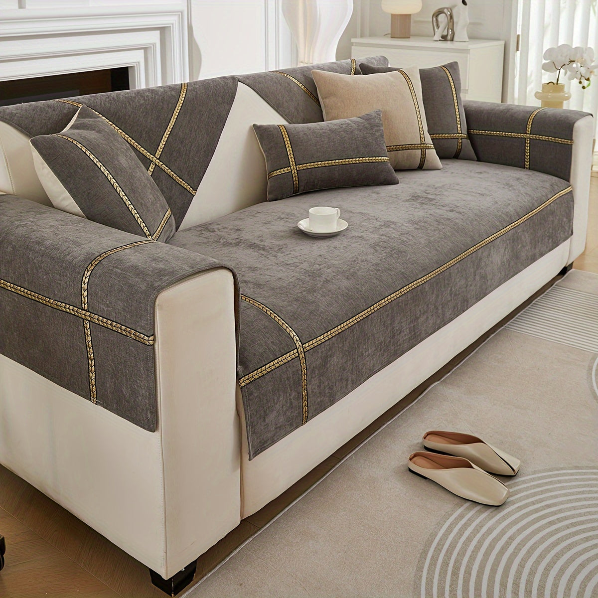 Серый чехол на диван из шенилля с золотой плетеной отделкой, противоскользящий, подходит для домашних животных, для 1-4 местных