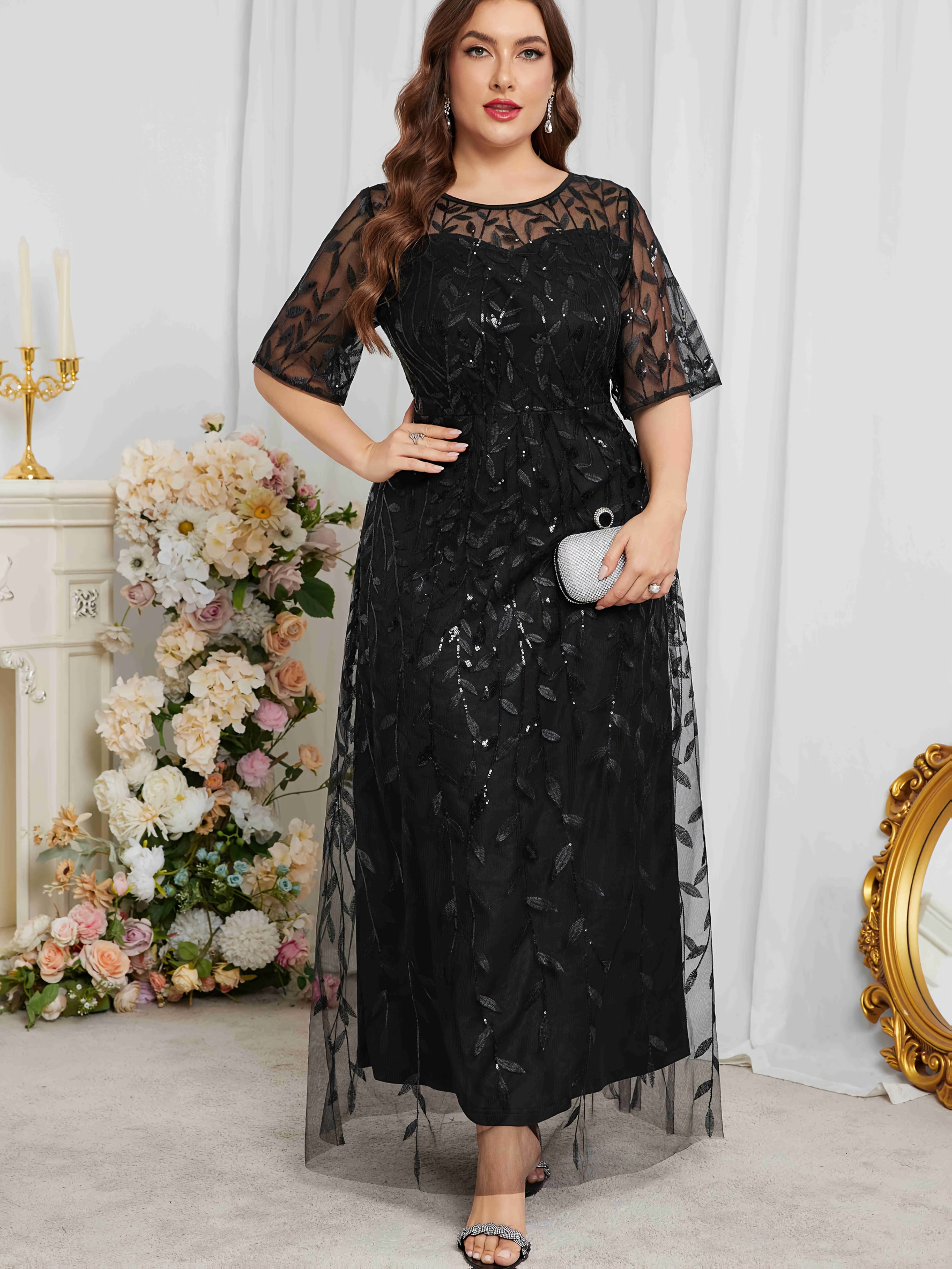 Vestido de mujer de talla grande con bordado en línea A azul marino con flores y manga corta