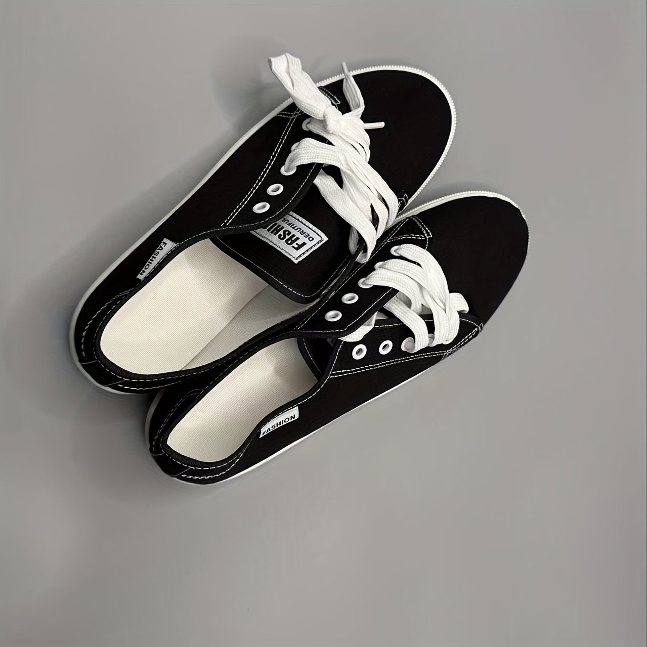 Women’s Casual Low-Top Lace-Up Sneakers Breathable Fabric All-Season Shoes