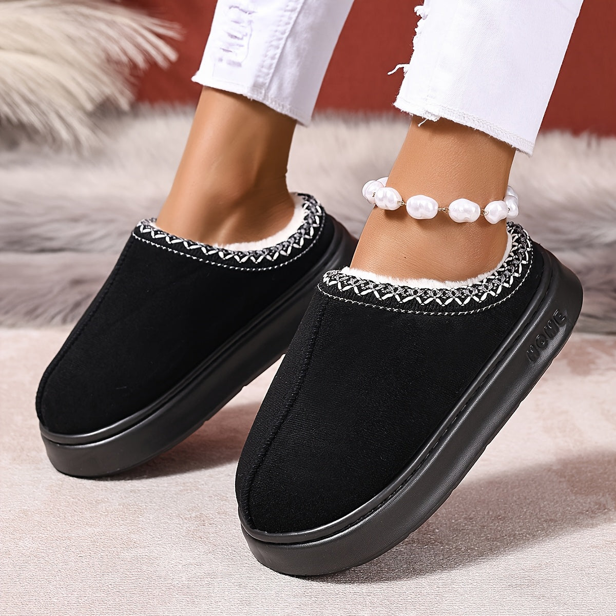 Kattaroq o'lchamdagi juftlik uchun issiq, plush bilan qoplangan ichki va tashqi qorli botinkalar va shlyapa