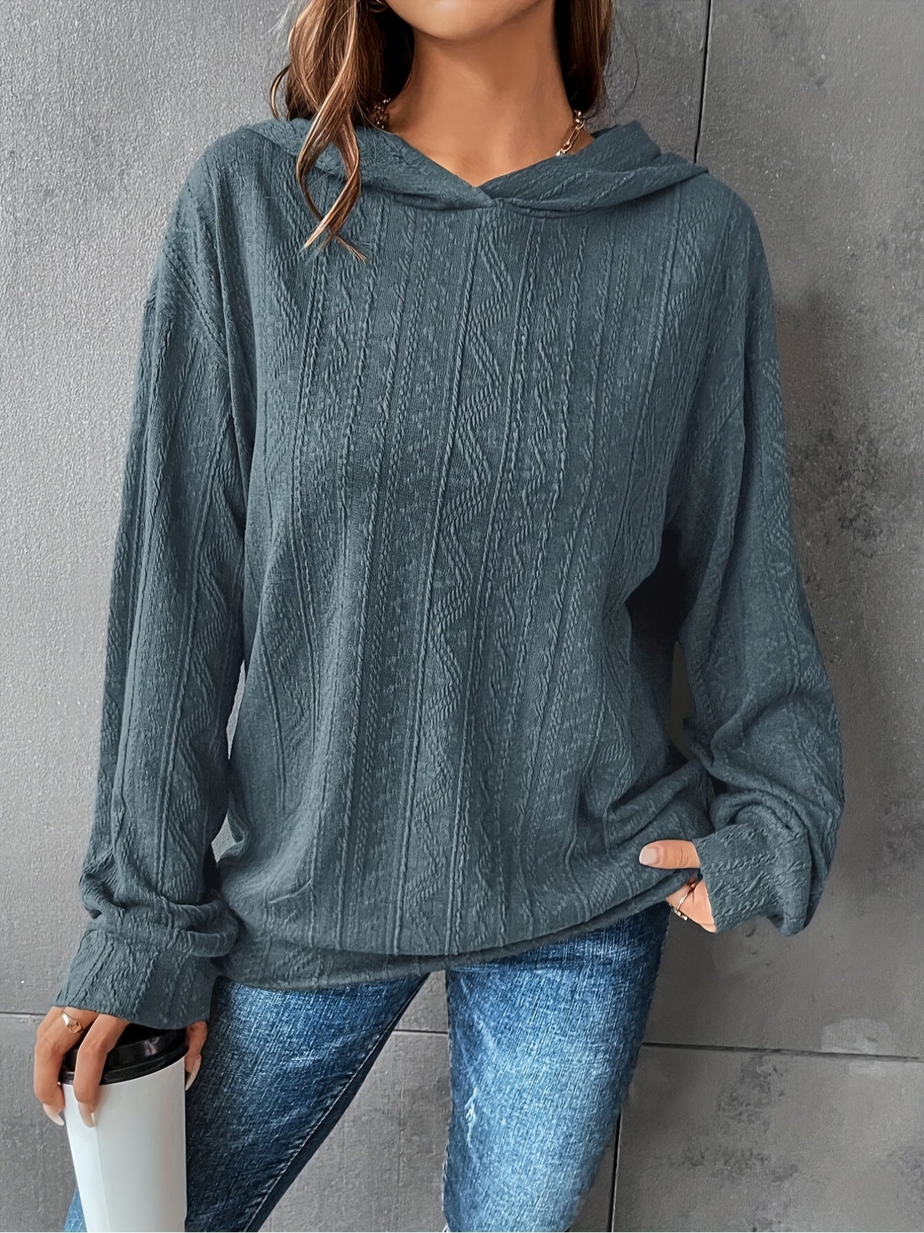 Sudadera con capucha para mujer de tallas grandes en verde con bolsillos frontales y estilo casual