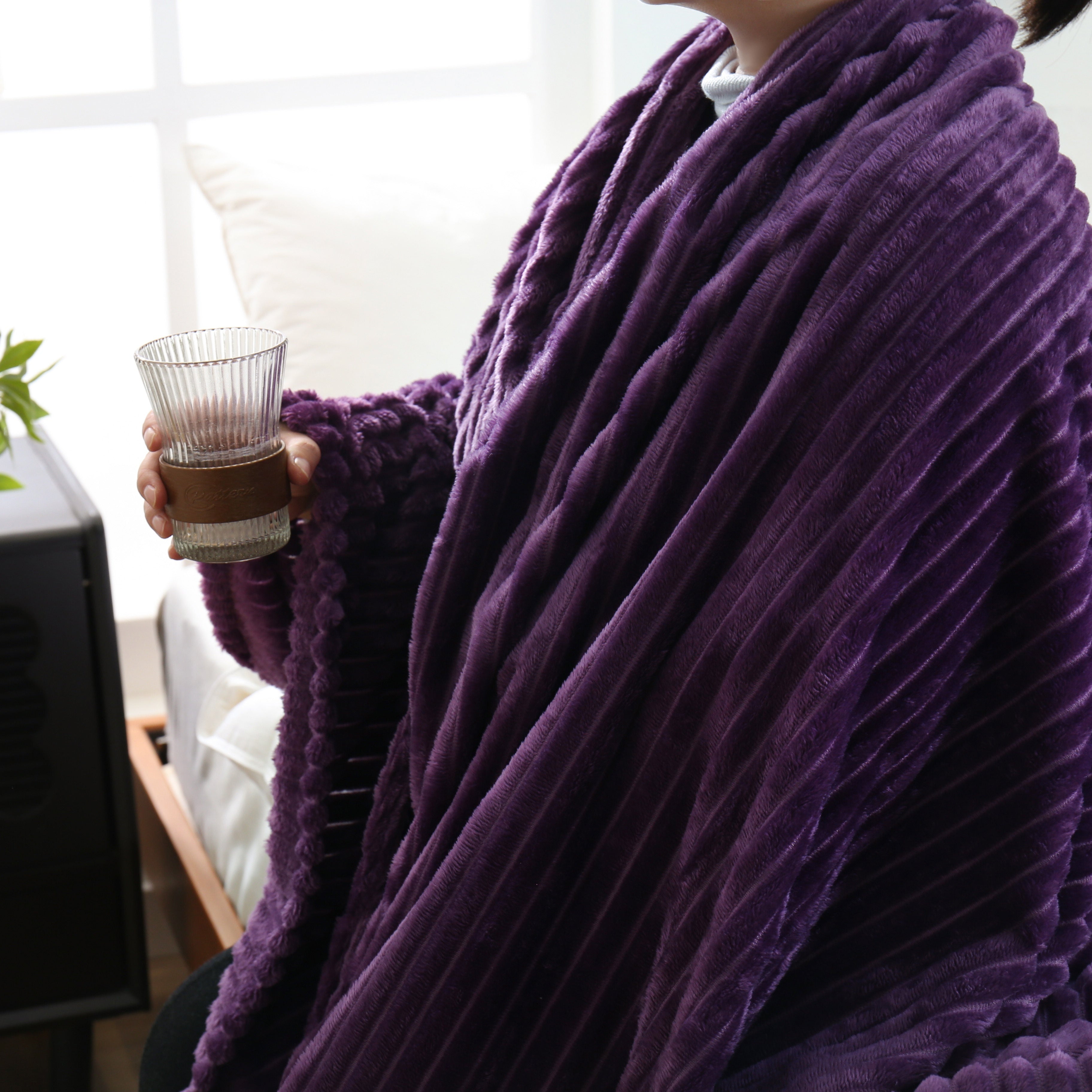 Flannel Christmas Blanket 220GSM Soft Warm Cozy for Bedroom Sofa and Pet Use