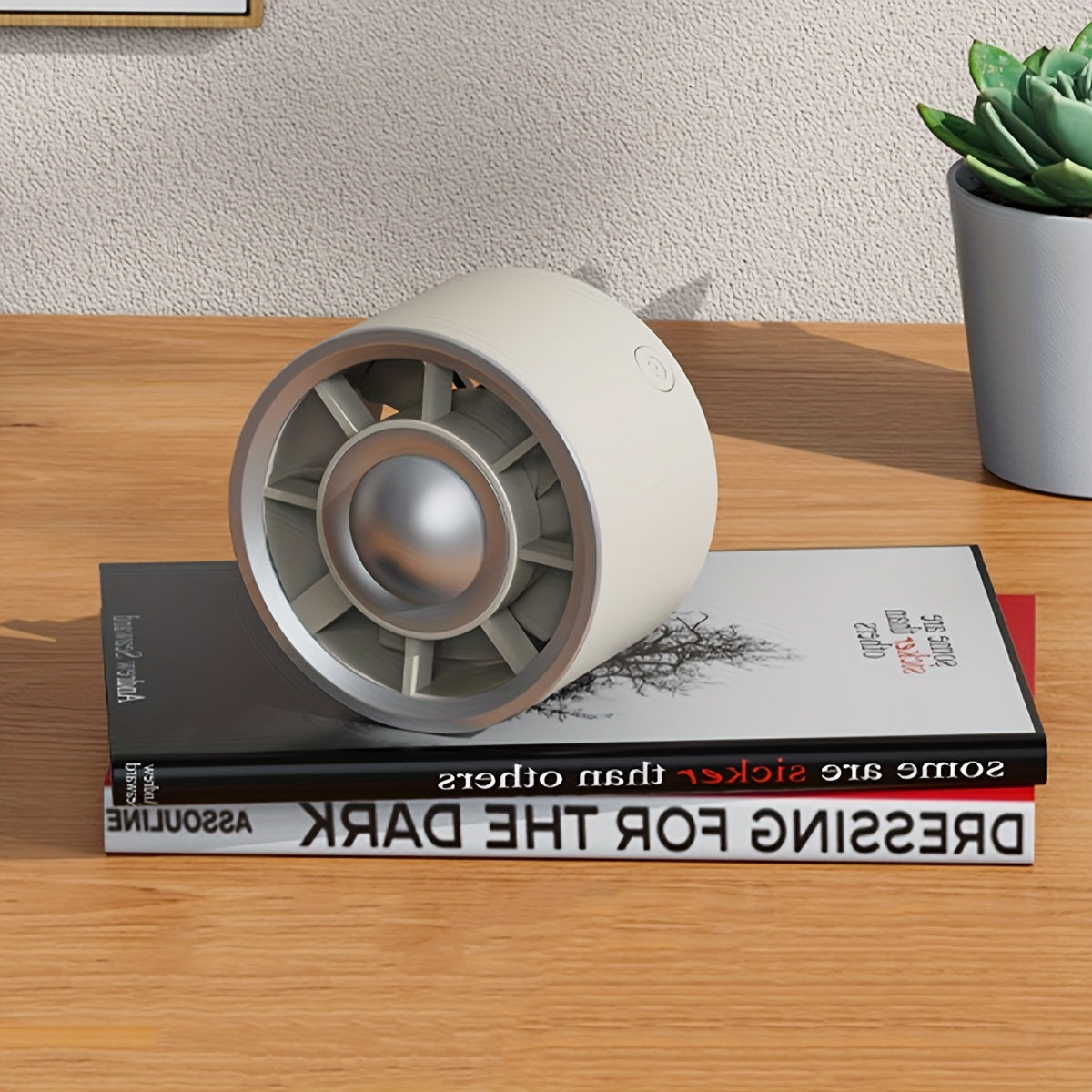 USB quvvatlangan LED avtomobil ventilyatori rangli RGB yoritgichi bilan, avtomobillar, velosipedlar va partiyalar uchun mos. Siqilgan dizayn, ishlatish oson va batareyasiz portativ.