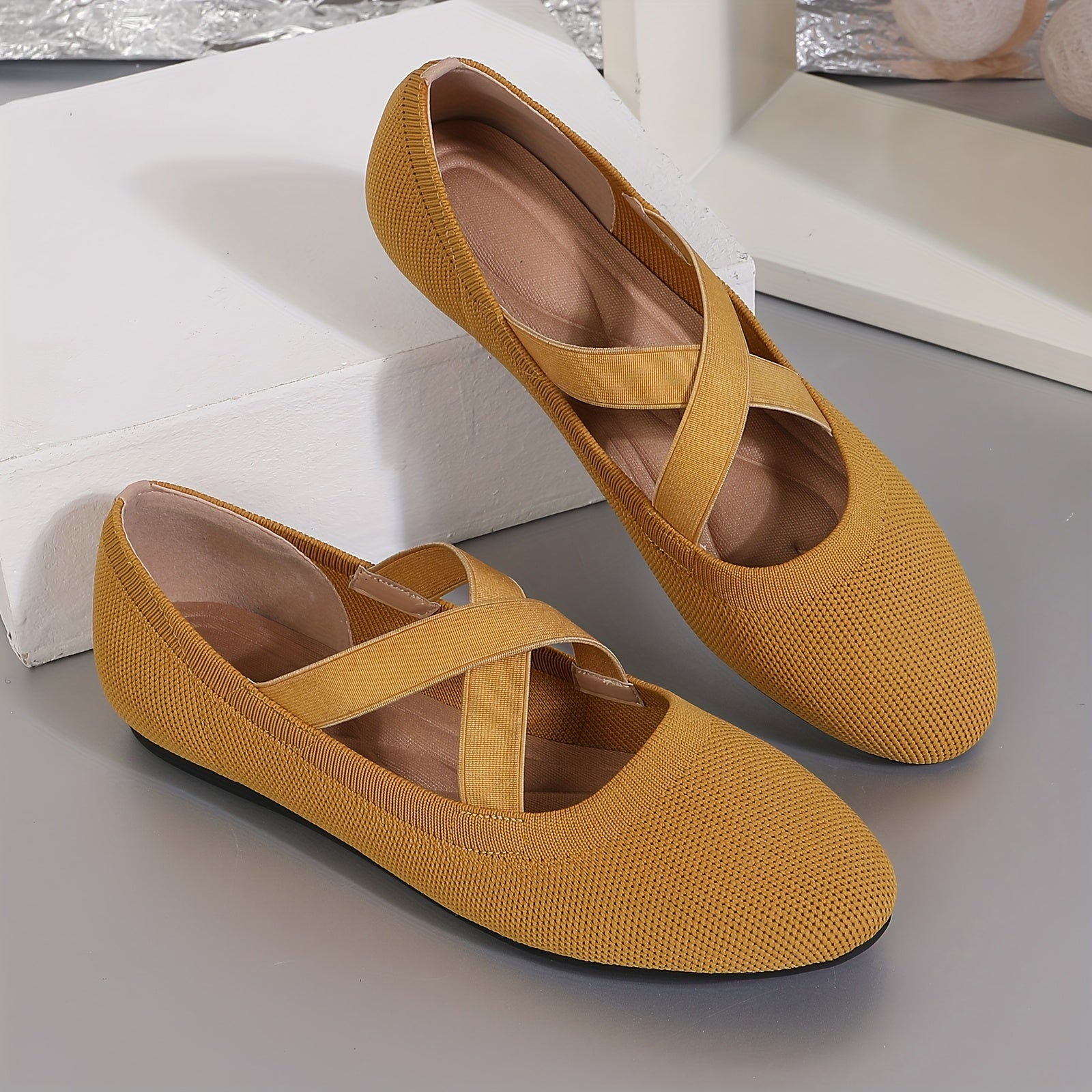 Women's Lightweight Slip-On Flats Breathable Fabric All-Season Casual Formal