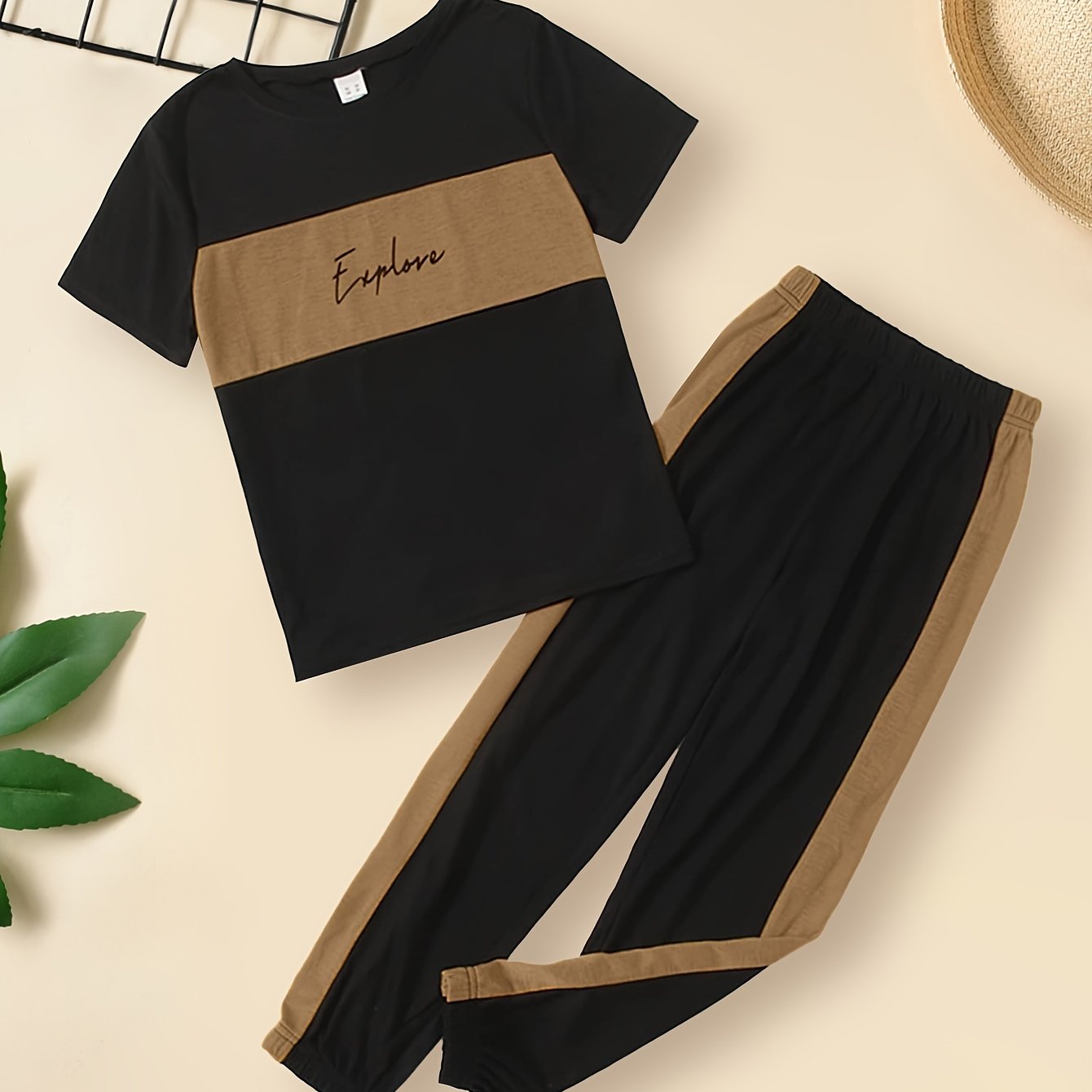 Детский повседневный комплект для мальчиков с графической футболкой Explore Letter и штанами, летний комфорт