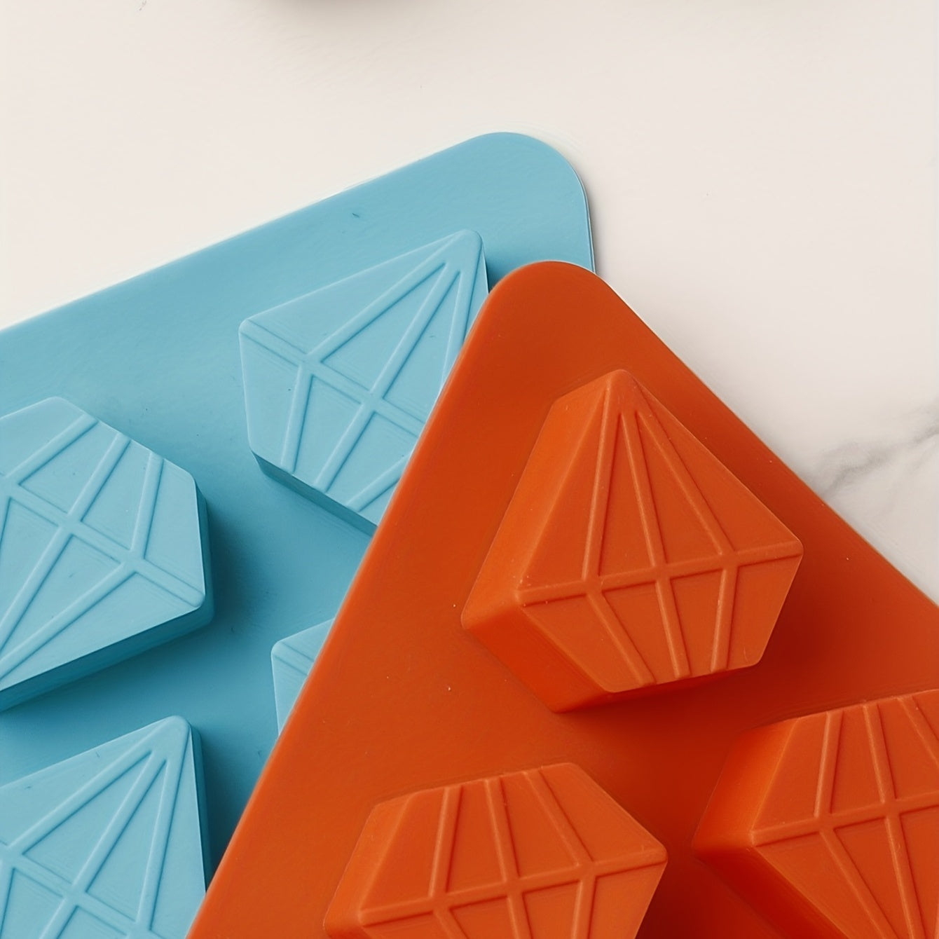 Unisex Silicone Ice Tray Mold for Elegant Cocktails and Beverages