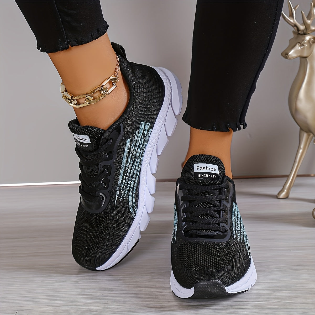 Women's Breathable Mesh Upper Walking Shoes Casual All-Season Sneakers