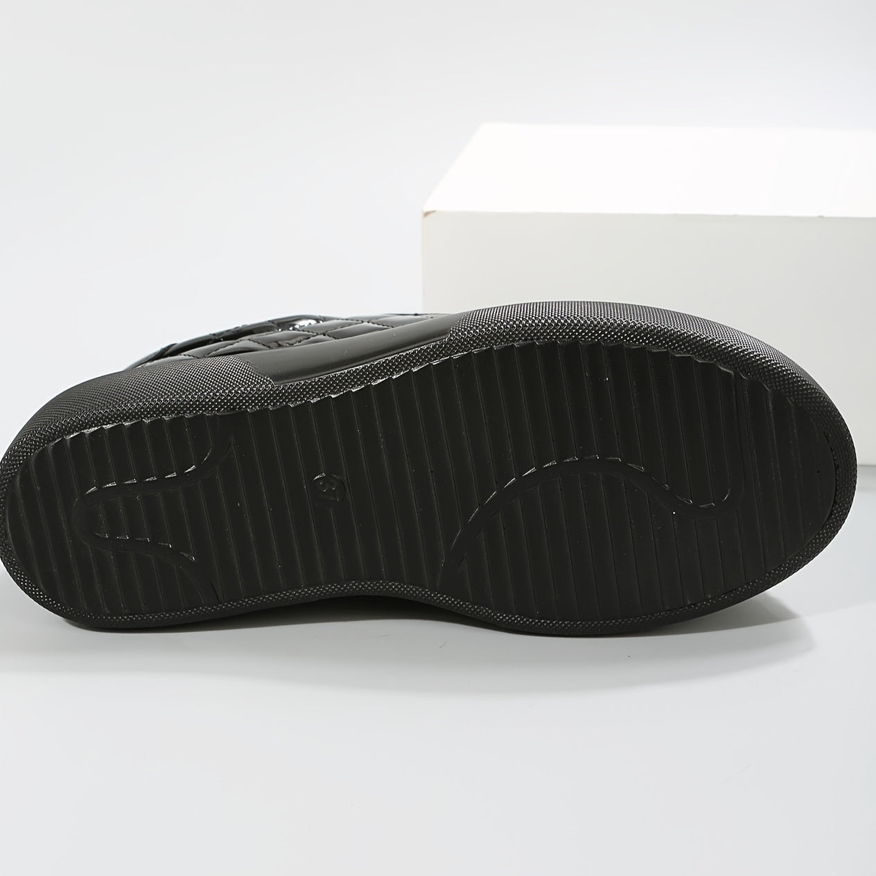 Women's Black Platform Sneakers Low-Top Casual Shoes with Thick Sole