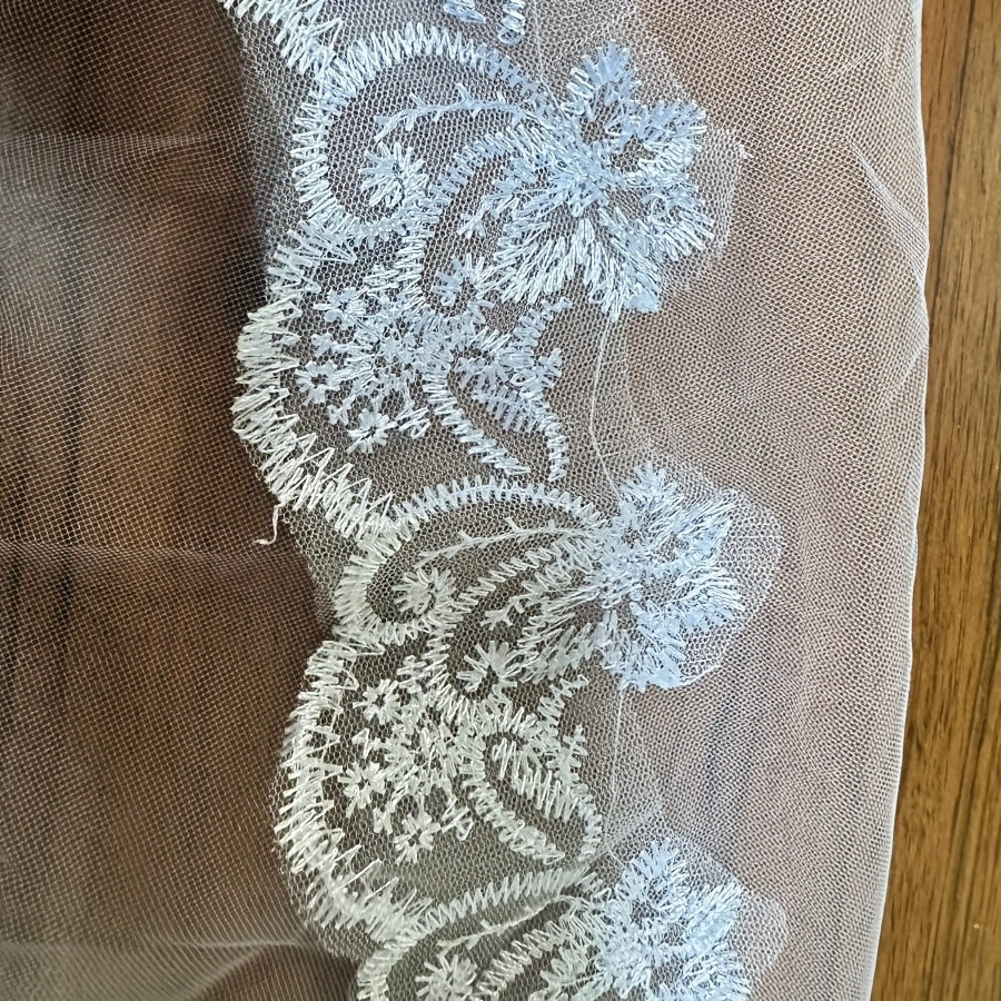 Women's Wedding Veil with Floral Lace Edge Elegant Bridal Accessory