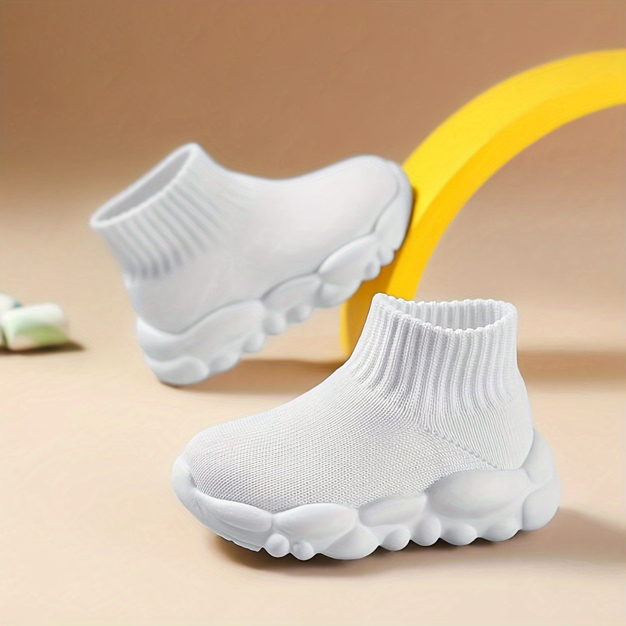 Kichkina qizlar uchun nafas oladigan to'qilgan yopiladigan poyabzal, yurish va yugurish uchun, barcha mavsumlar uchun