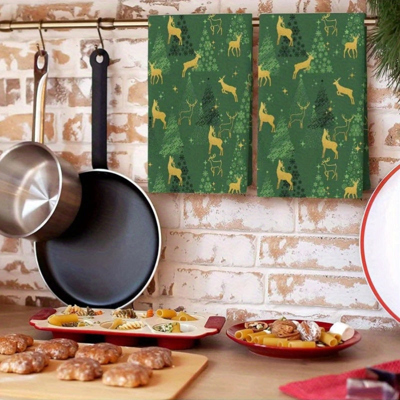 Набор из 2 кухонных полотенец с силуэтами зеленых оленей, звездами и елками, 45,72x66,04 см